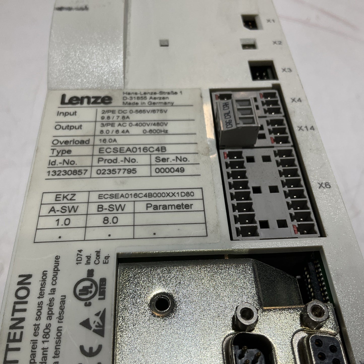 LENZE ECSEA016C4B SERVO DRIVE VARIABLE FREQUENCY CONTROLLER INVERTER XE25