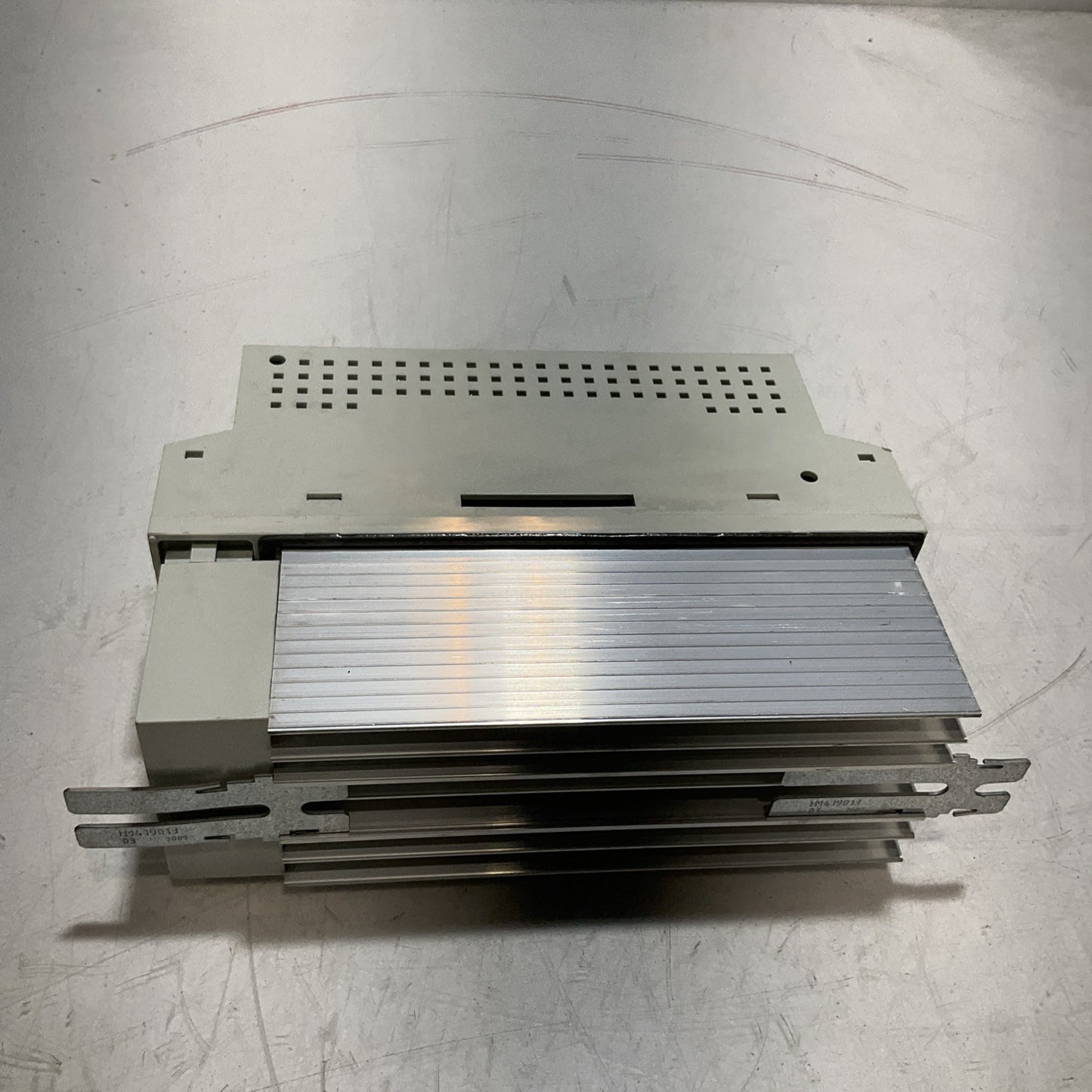 LENZE ECSEA016C4B SERVO DRIVE VARIABLE FREQUENCY CONTROLLER INVERTER XE25