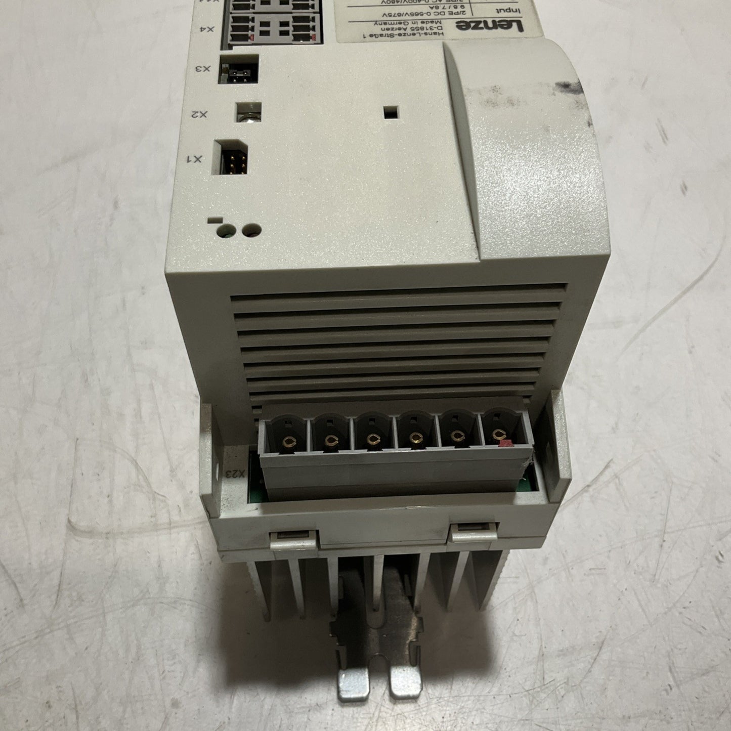 LENZE ECSE016C4B DRIVE VARIABLE FREQUENCY CONTROLLER INVERTER XE25