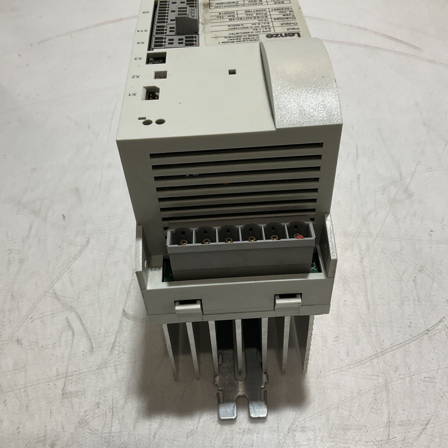 LENZE ECSEA016C4B DRIVE VARIABLE FREQUENCY CONTROLLER INVERTER XE25