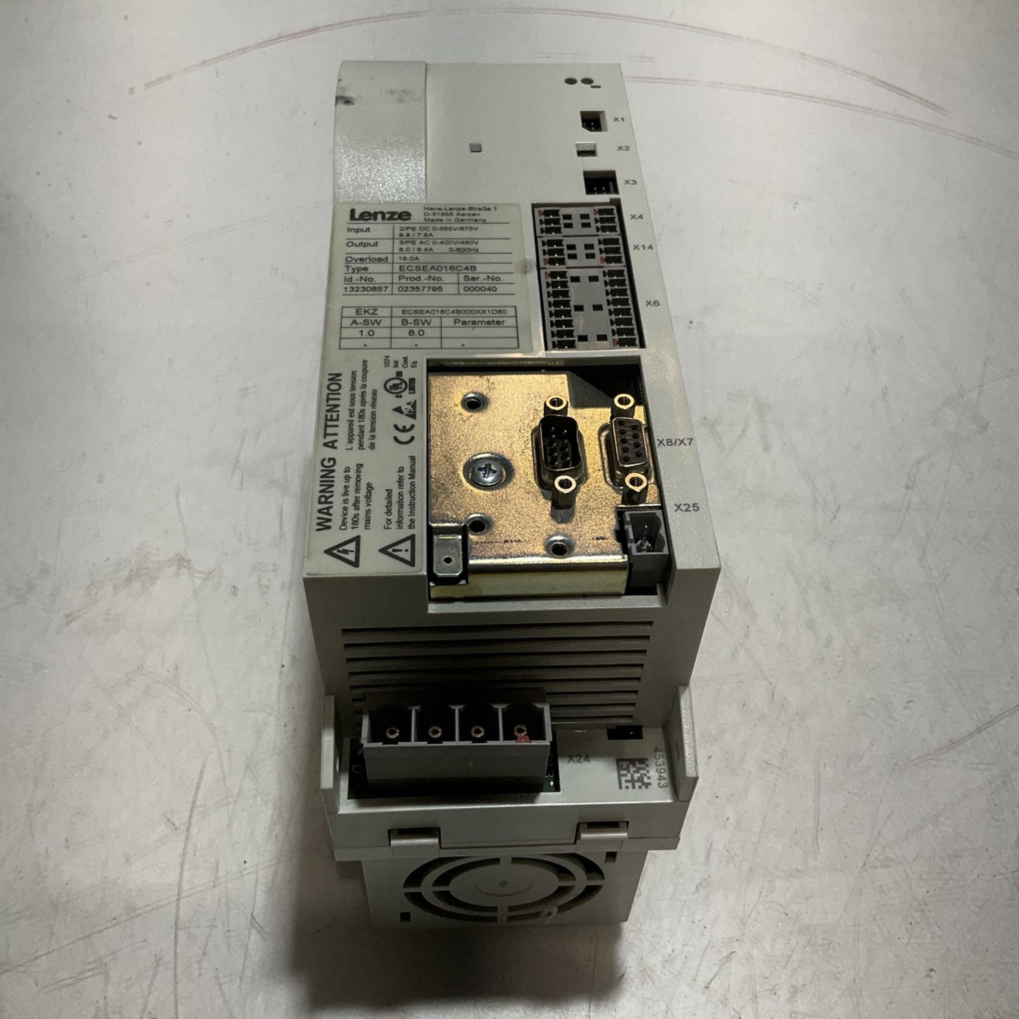 LENZE ECSE016C4B DRIVE VARIABLE FREQUENCY CONTROLLER INVERTER XE25