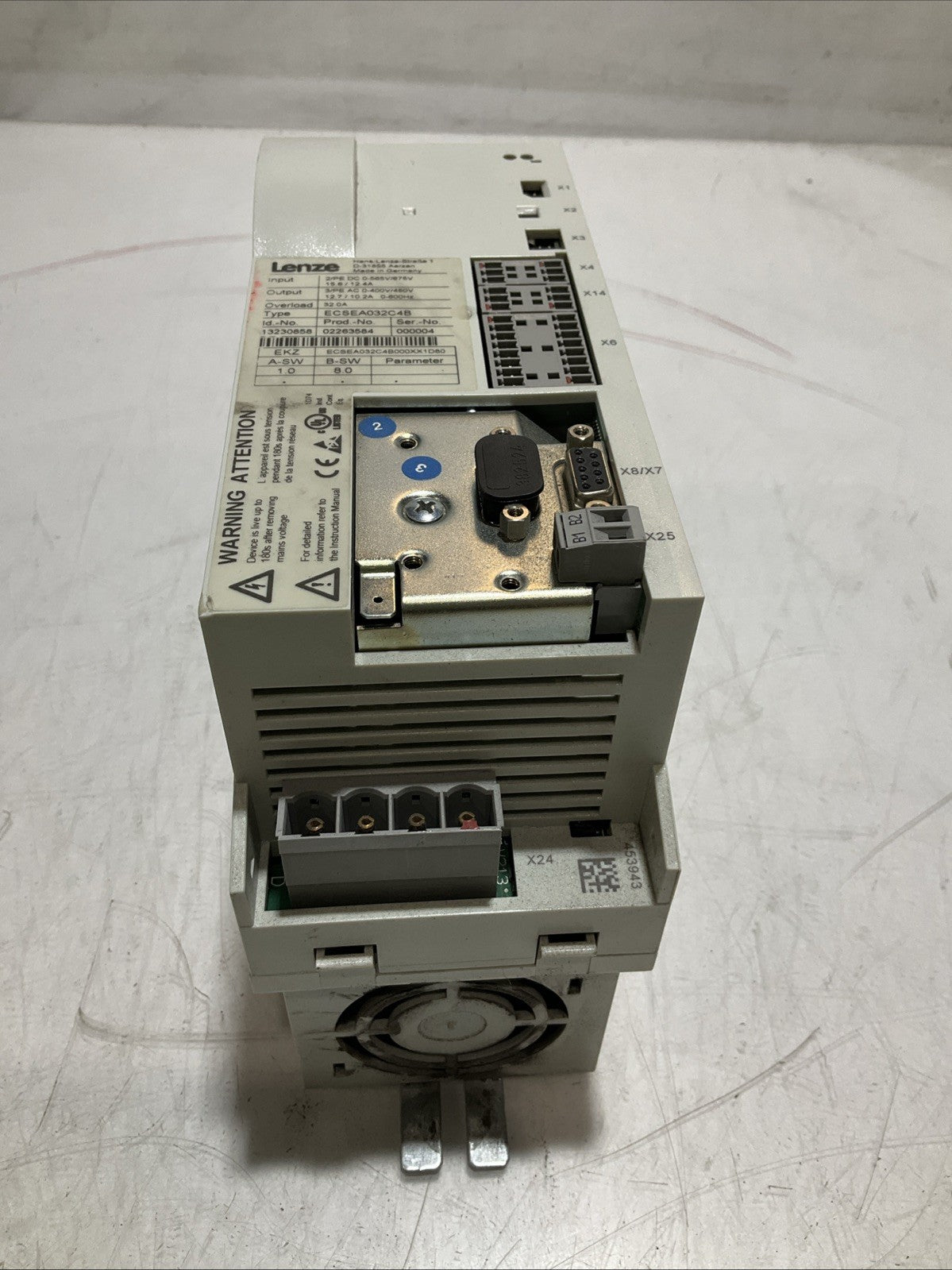 LENZE ECSEA032C4B DRIVE VARIABLE FREQUENCY CONTROLLER INVERTER XE25