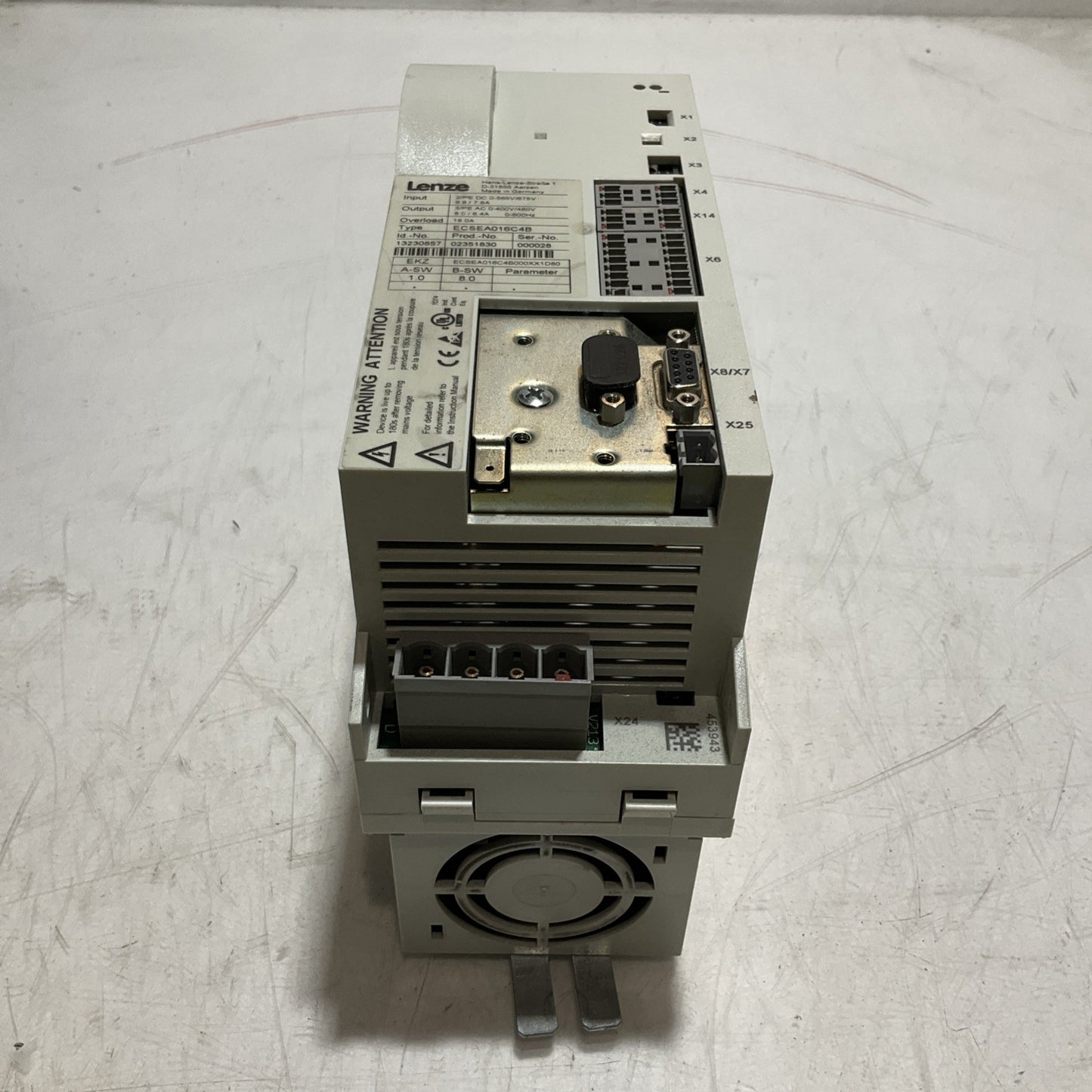 LENZE ECSEA016C4B DRIVE VARIABLE FREQUENCY CONTROLLER INVERTER XE25