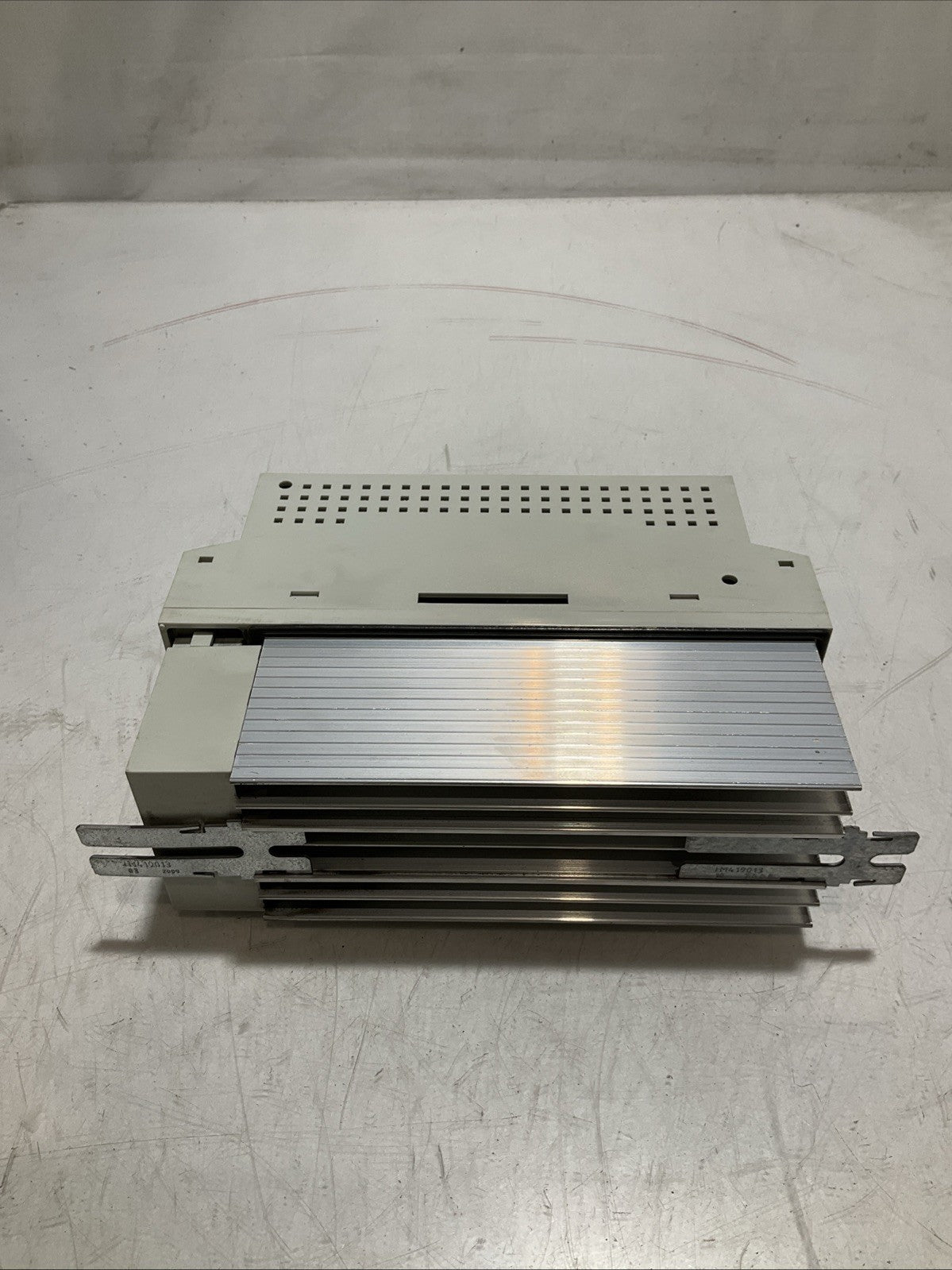 LENZE ECSEA032C4B DRIVE VARIABLE FREQUENCY CONTROLLER INVERTER XE25