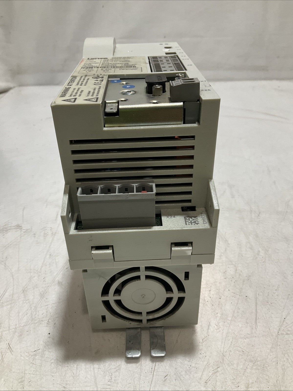 LENZE ECSEA032C4B DRIVE VARIABLE FREQUENCY CONTROLLER INVERTER XE25