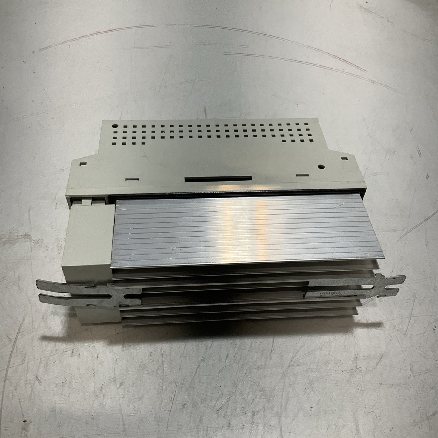 LENZE ECSEA016C4B DRIVE VARIABLE FREQUENCY CONTROLLER INVERTER XE25