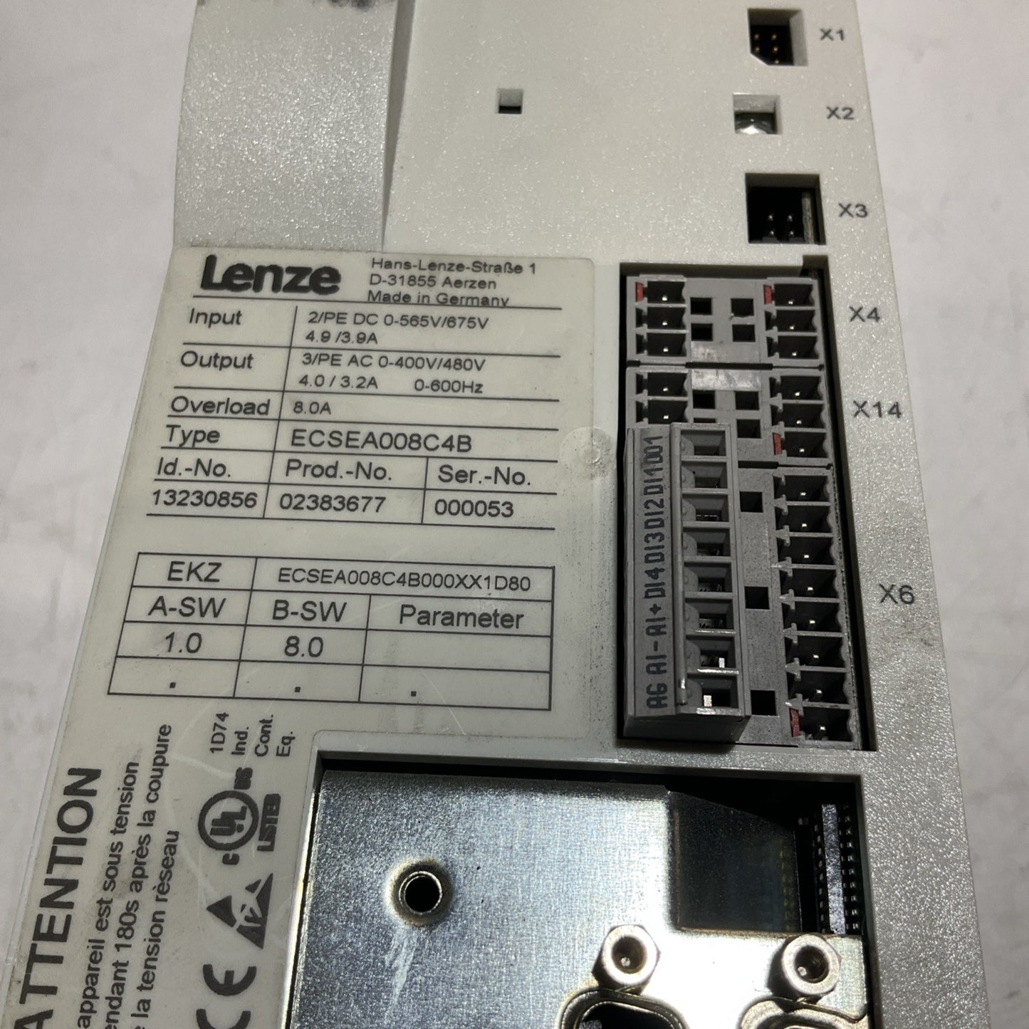 LENZE ECSEA008C4B DRIVE VARIABLE FREQUENCY CONTROLLER INVERTER XE25