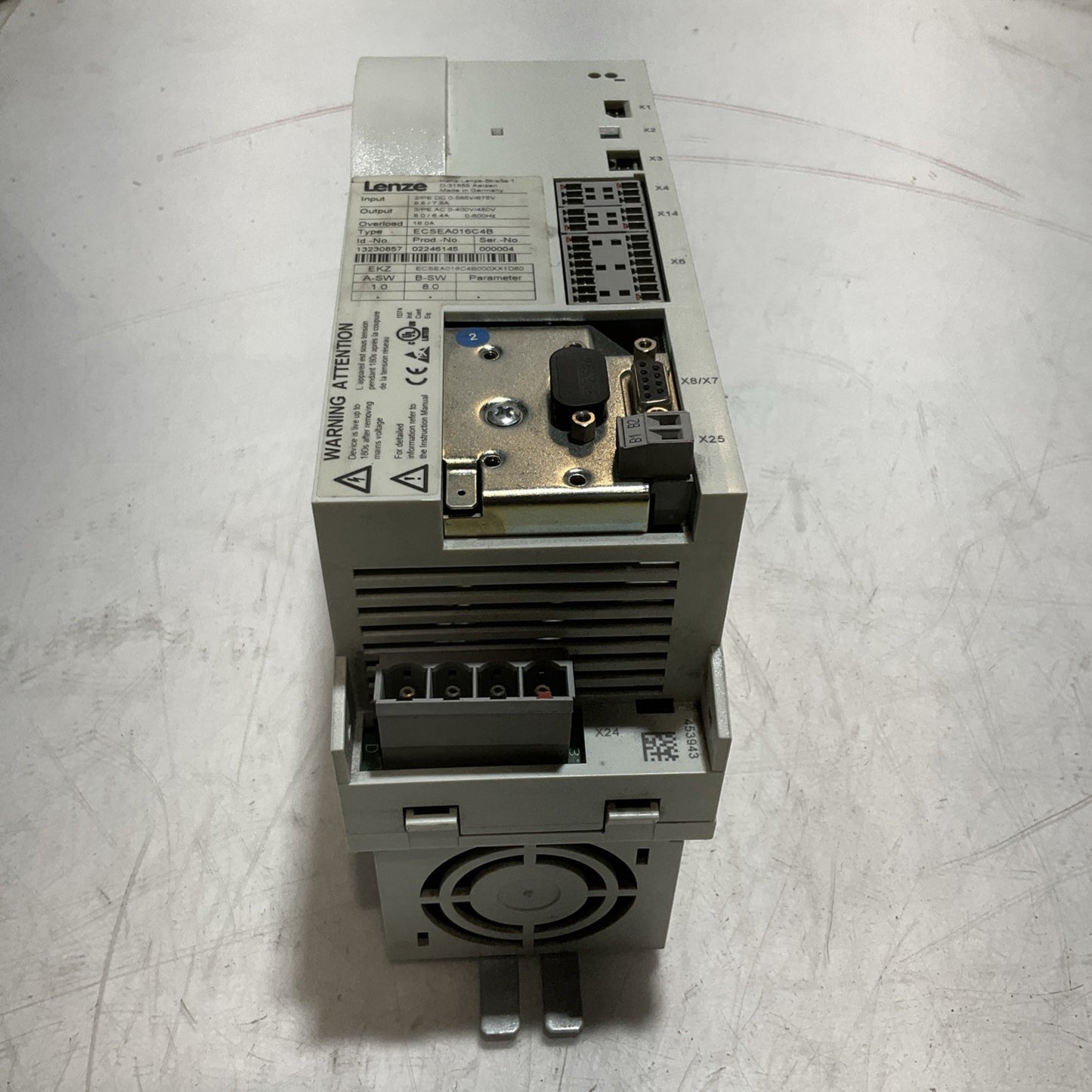 LENZE ECSEA016C4B SERVO DRIVE VARIABLE FREQUENCY CONTROLLER INVERTER XE25