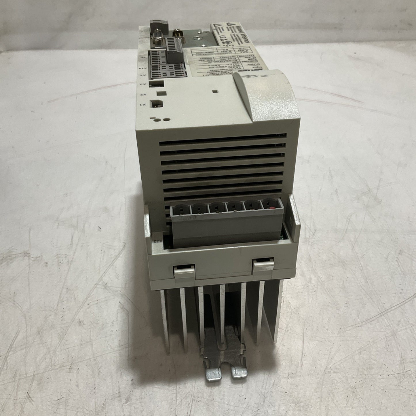 LENZE ECSEA008C4B DRIVE VARIABLE FREQUENCY CONTROLLER INVERTER XE25