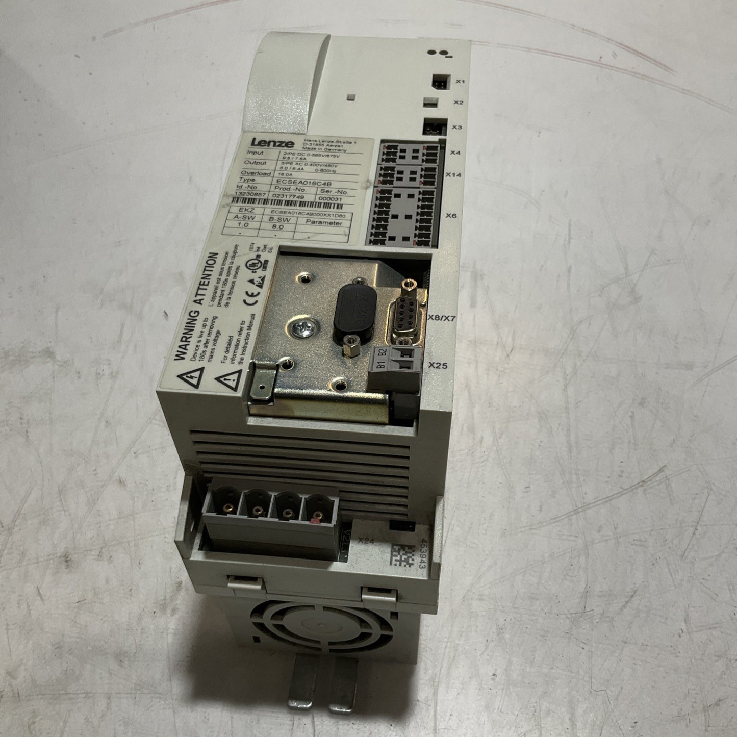 LENZE ECSEA016C4B SERVO DRIVE VARIABLE FREQUENCY CONTROL INVERTER XE25