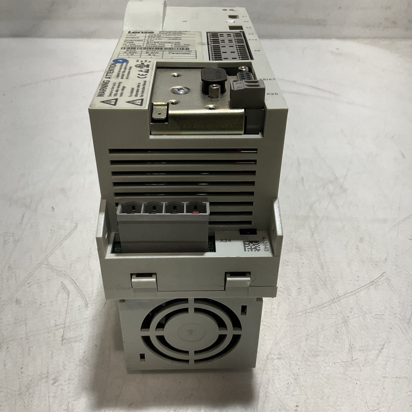 LENZE ECSEA008C4B DRIVE VARIABLE FREQUENCY CONTROLLER INVERTER XE25