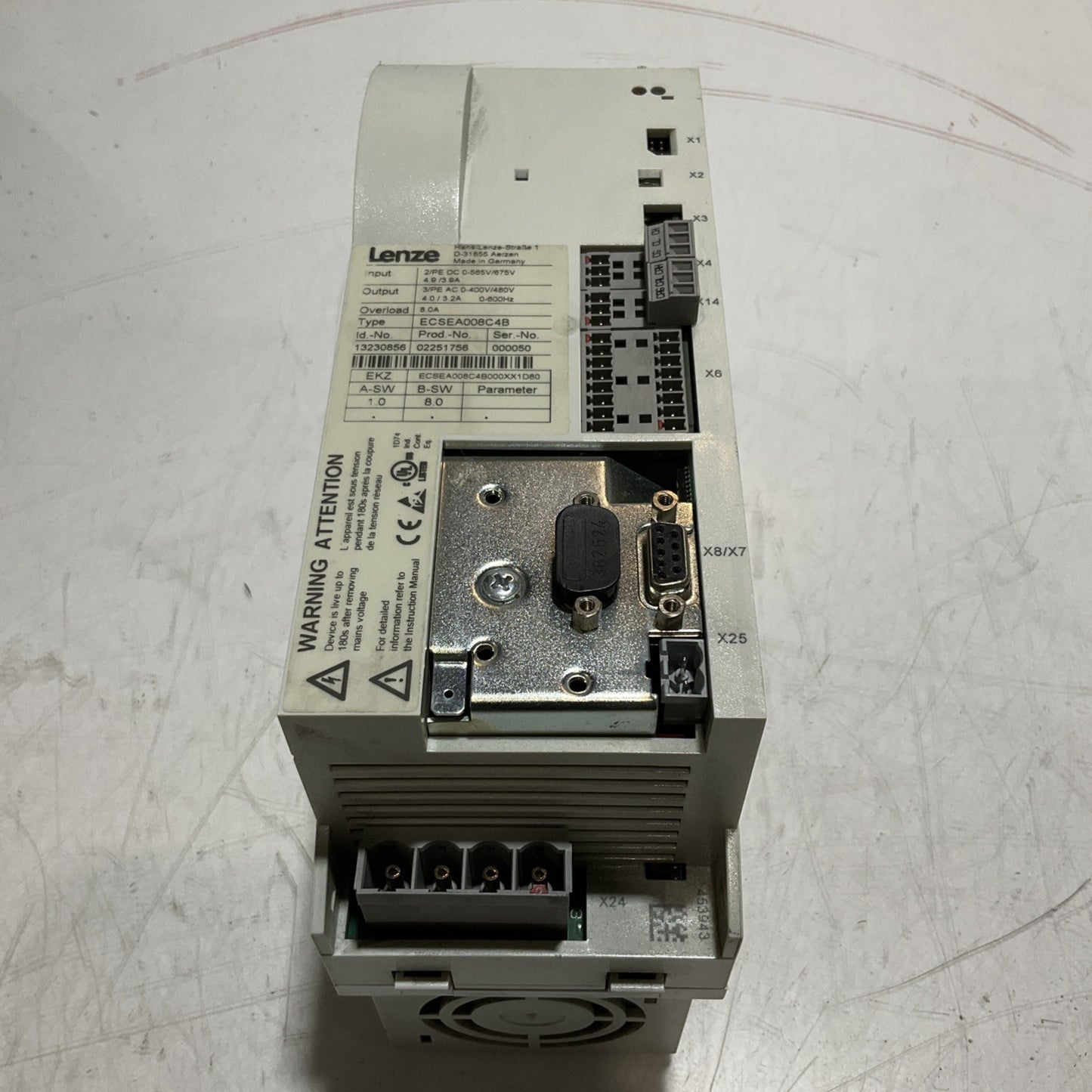 LENZE ECSEA008C4B SERVO DRIVE VARIABLE FREQUENCY CONTROLLER INVERTER XE25