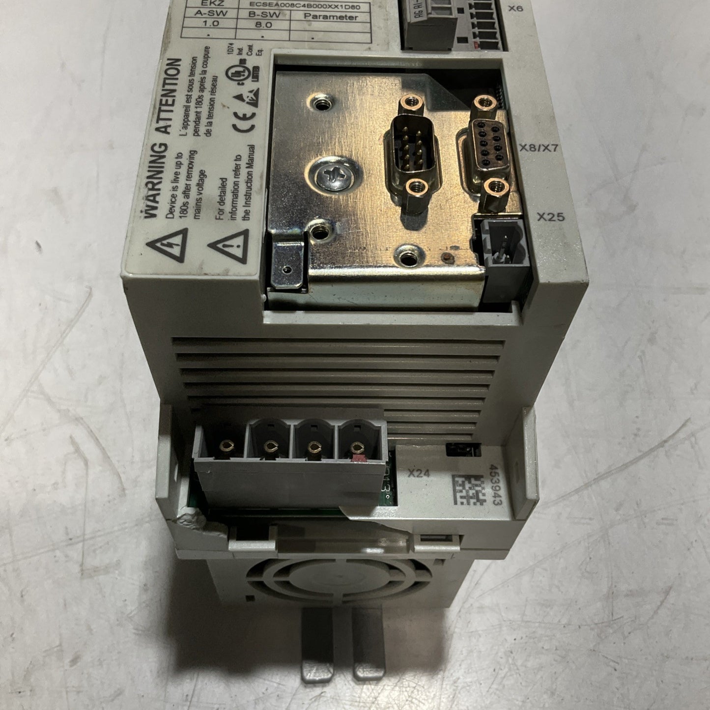 LENZE ECSEA008C4B SERVO DRIVE VARIABLE FREQUENCY CONTROLLER INVERTER XE25