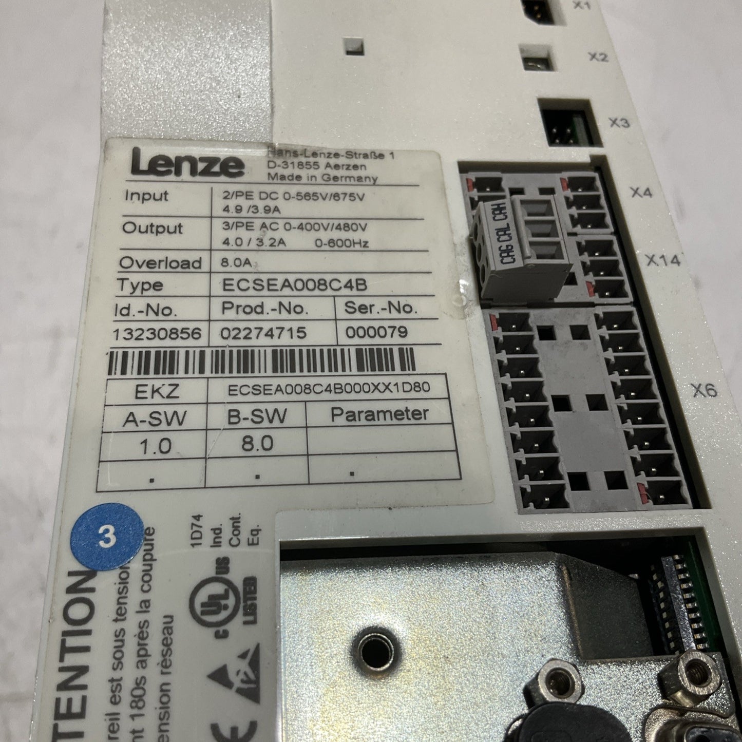 LENZE ECSEA008C4B SERVO DRIVE VARIABLE FREQUENCY CONTROLLER INVENTER XE25