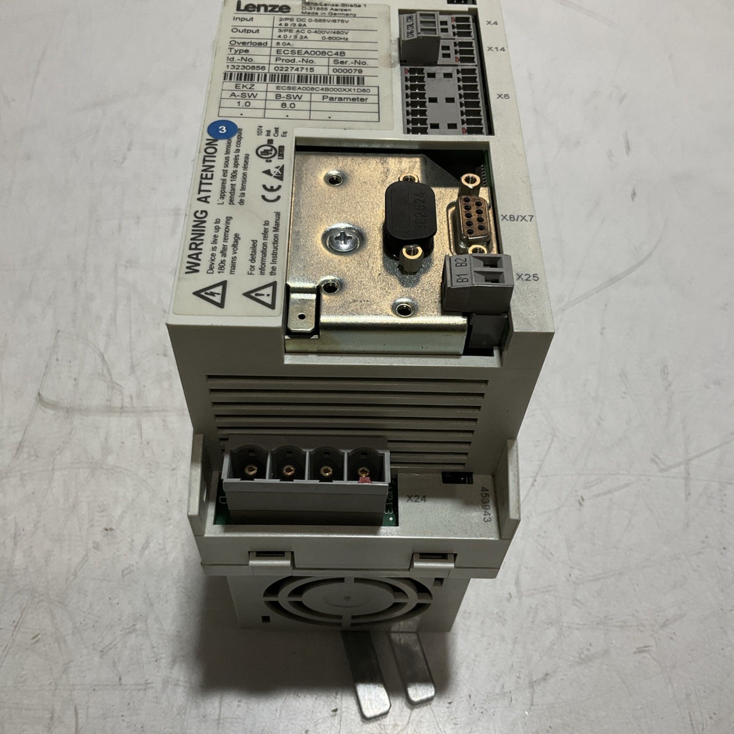 LENZE ECSEA008C4B SERVO DRIVE VARIABLE FREQUENCY CONTROLLER INVENTER XE25
