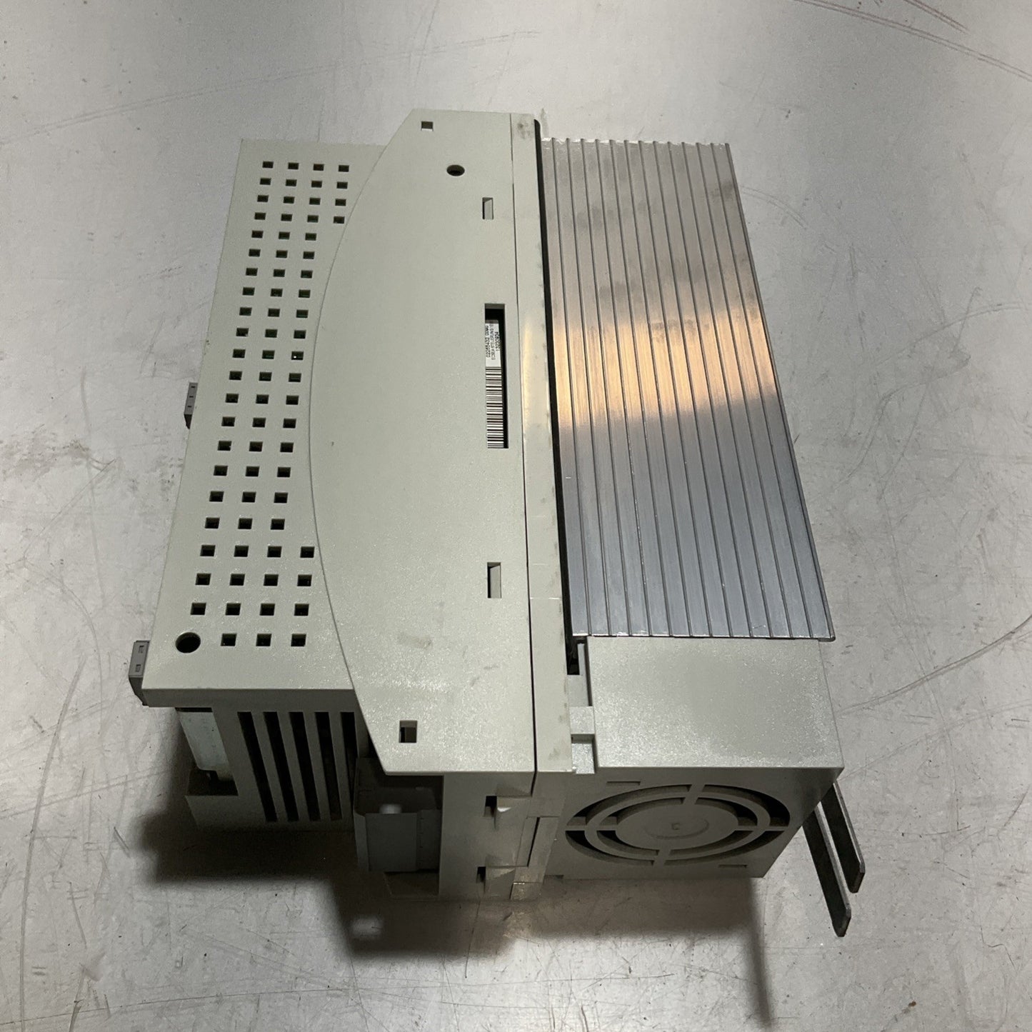 LENZE ECSEA008C4B SERVO DRIVE VARIABLE FREQUENCY CONTROLLER INVENTER XE25