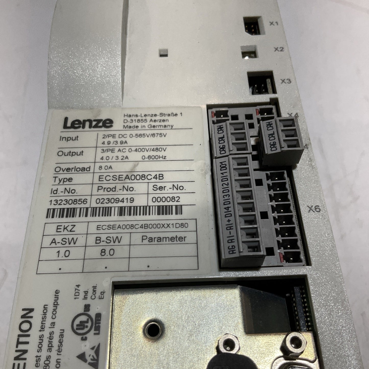 LENZE ECSEA008C4B DRIVE VARIABLE FREQUENCY CONTROLLER INVERTER XE25