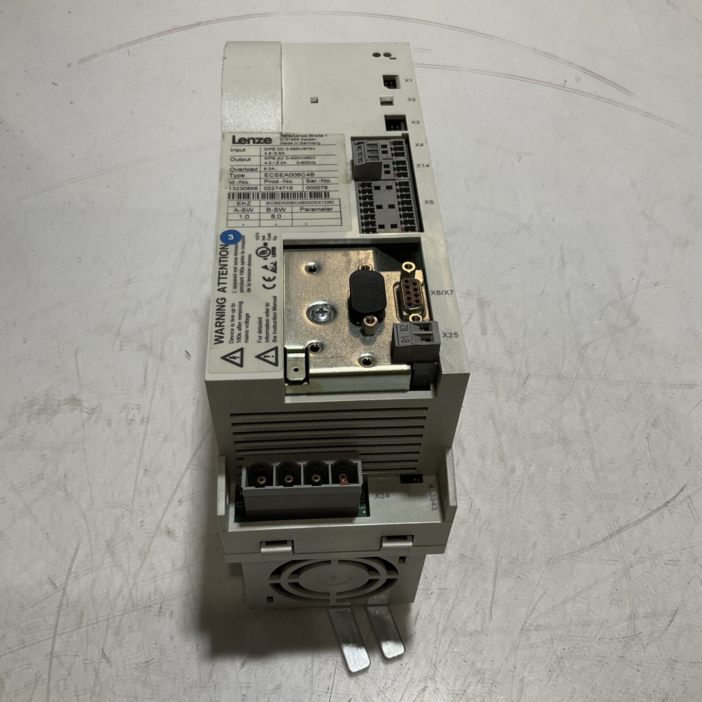 LENZE ECSEA008C4B SERVO DRIVE VARIABLE FREQUENCY CONTROLLER INVENTER XE25