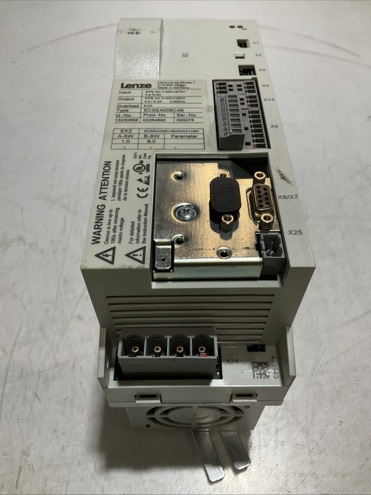 LENZE ECSEA008C4B DRIVE. VARIABLE FREQUENCY CONTROLLER INVERTER XE25