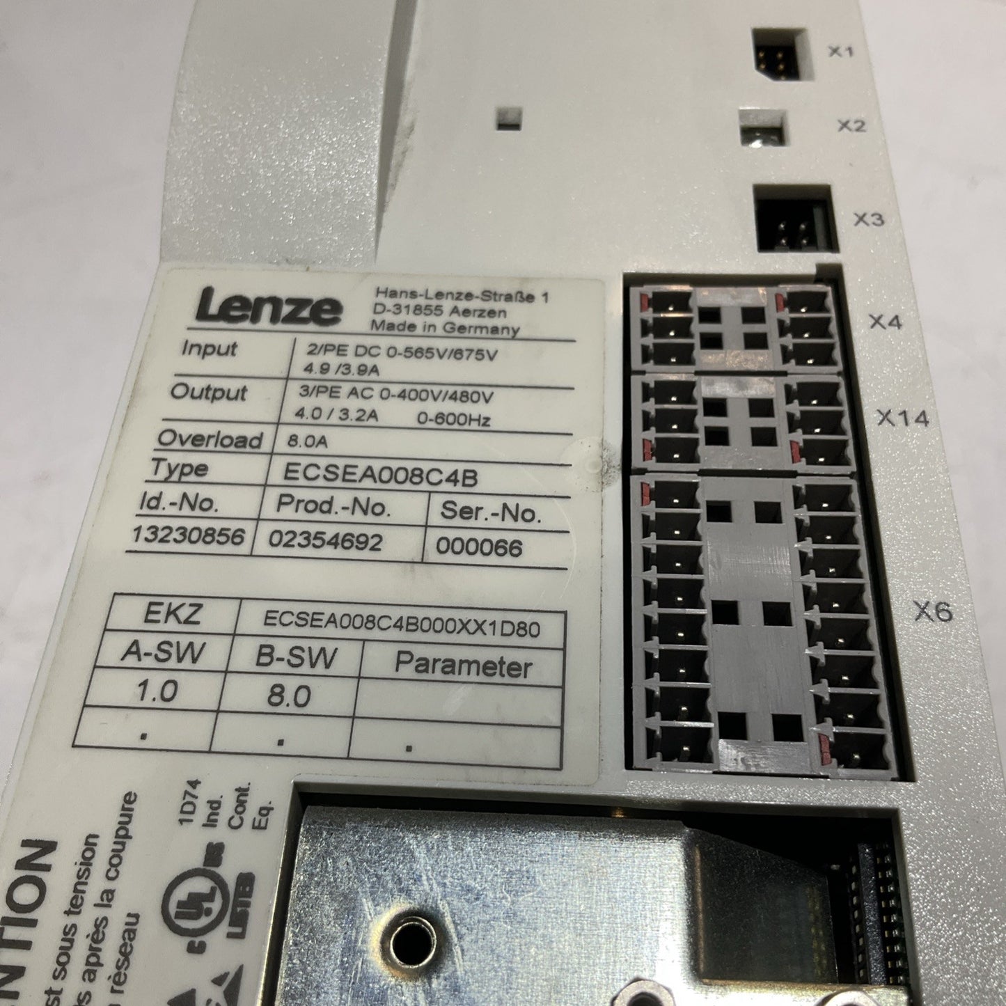 LENZE ECSEA008C4B DRIVE VARIABLE FREQUENCY CONTROLLER INVERTER EX25
