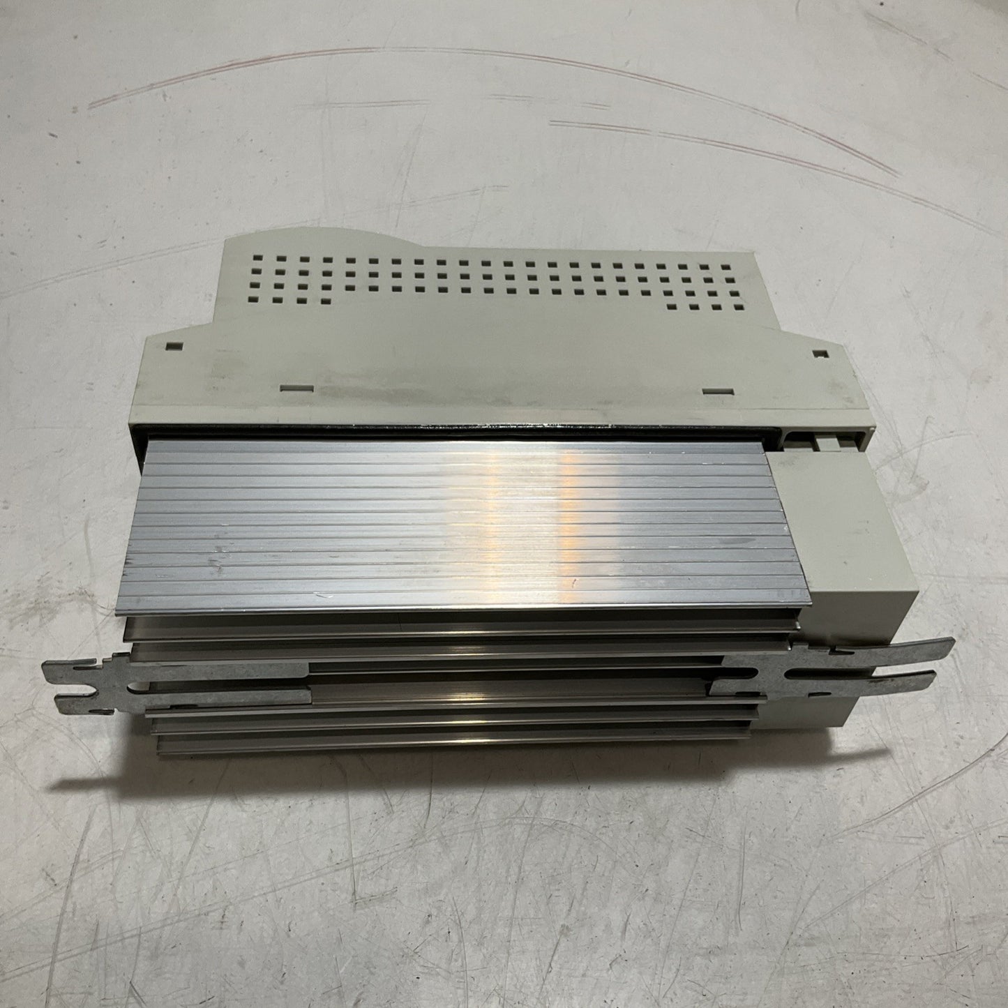 LENZE ECSEA008C4B DRIVE VARIABLE FREQUENCY CONTROLLER INVERTER EX25
