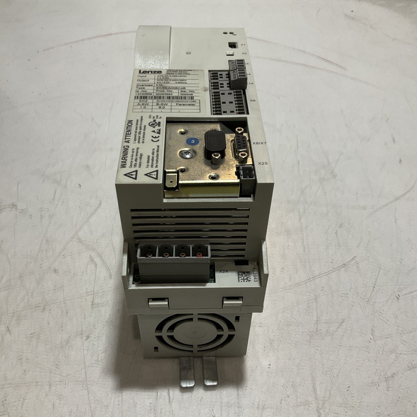 LENZE ECSEA008C4B DRIVE VARIABLE FREQUENCY CONTROLLER INVERTER XE25