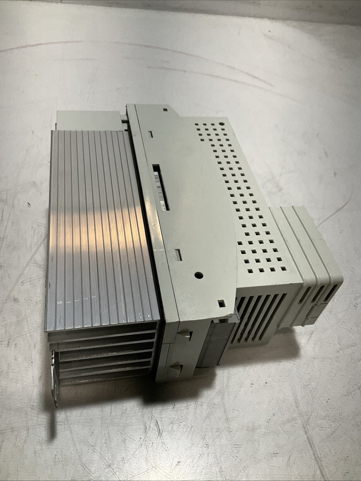 LENZE INTERBUS ECSEA008C4B DRIVE VARIABLE FREQUENCY CONTROLLER INVERTE XE25