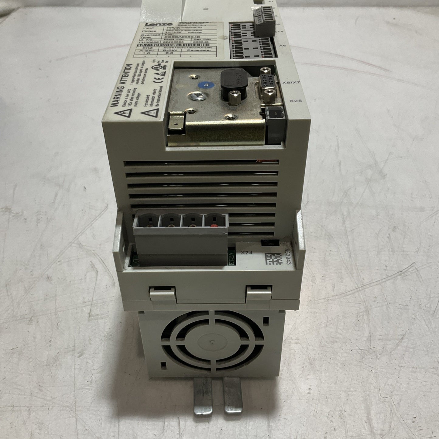 LENZE ECSEA008C4B DRIVE VARIABLE FREQUENCY CONTROLLER INVERTER XE25