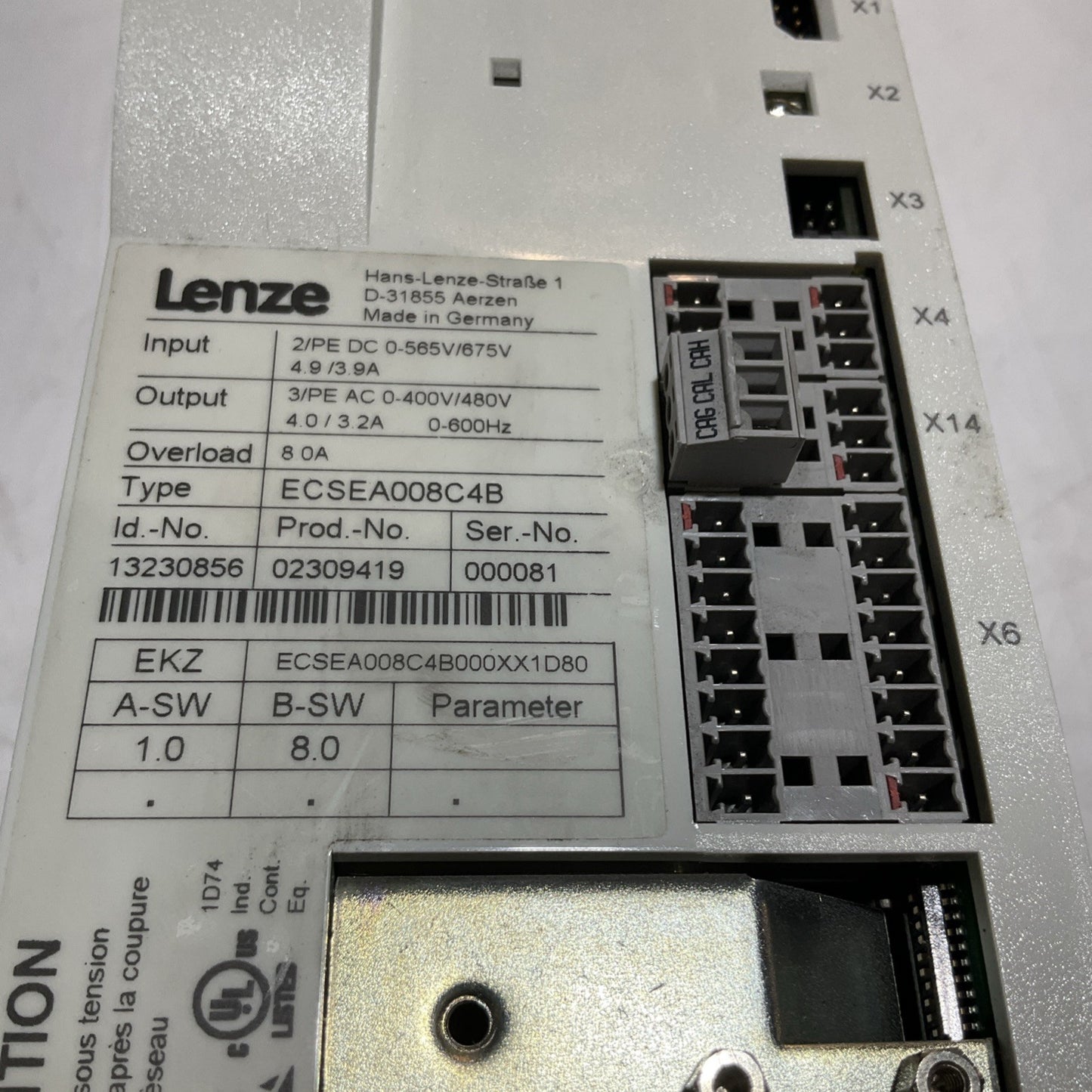 LENZE ECSEA008C4B DRIVE VARIABLE FREQUENCY CONTROLLER INVERTER XE25