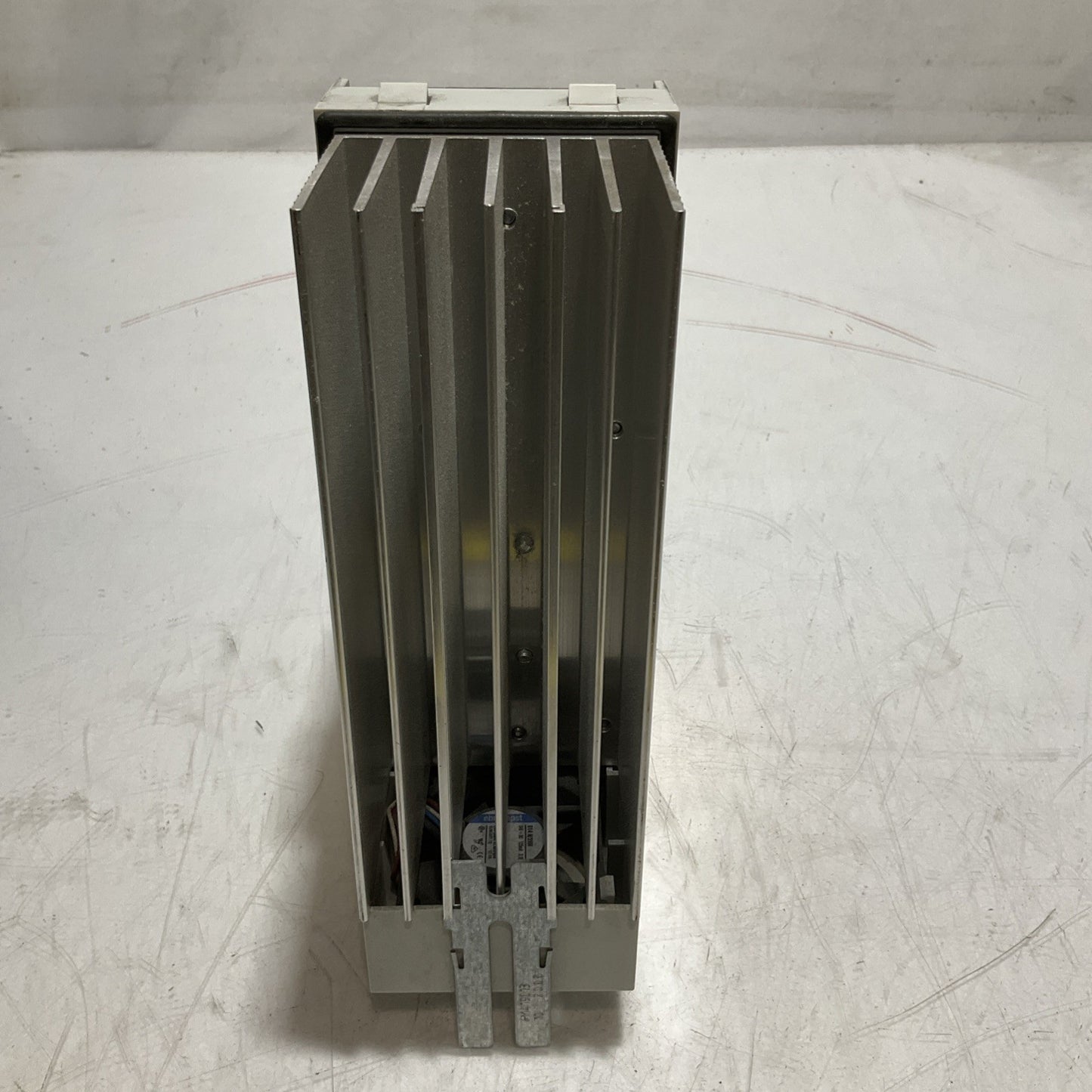 LENZE ECSEA0084B SERVO DRIVE VARIABLE FREQUENCY CONTROLLER INVERTER XE25