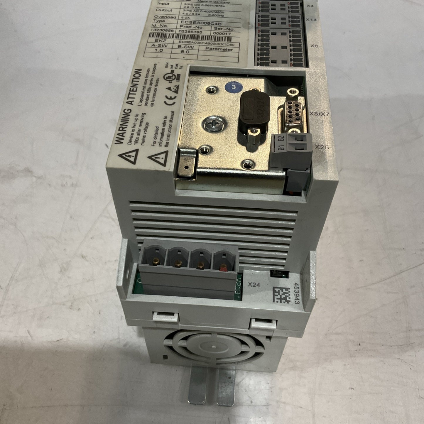 LENZE ECSEA008C4B SERVO DRIVE VARIABLE FREQUENCY CONTROLLER INVERTER XE25