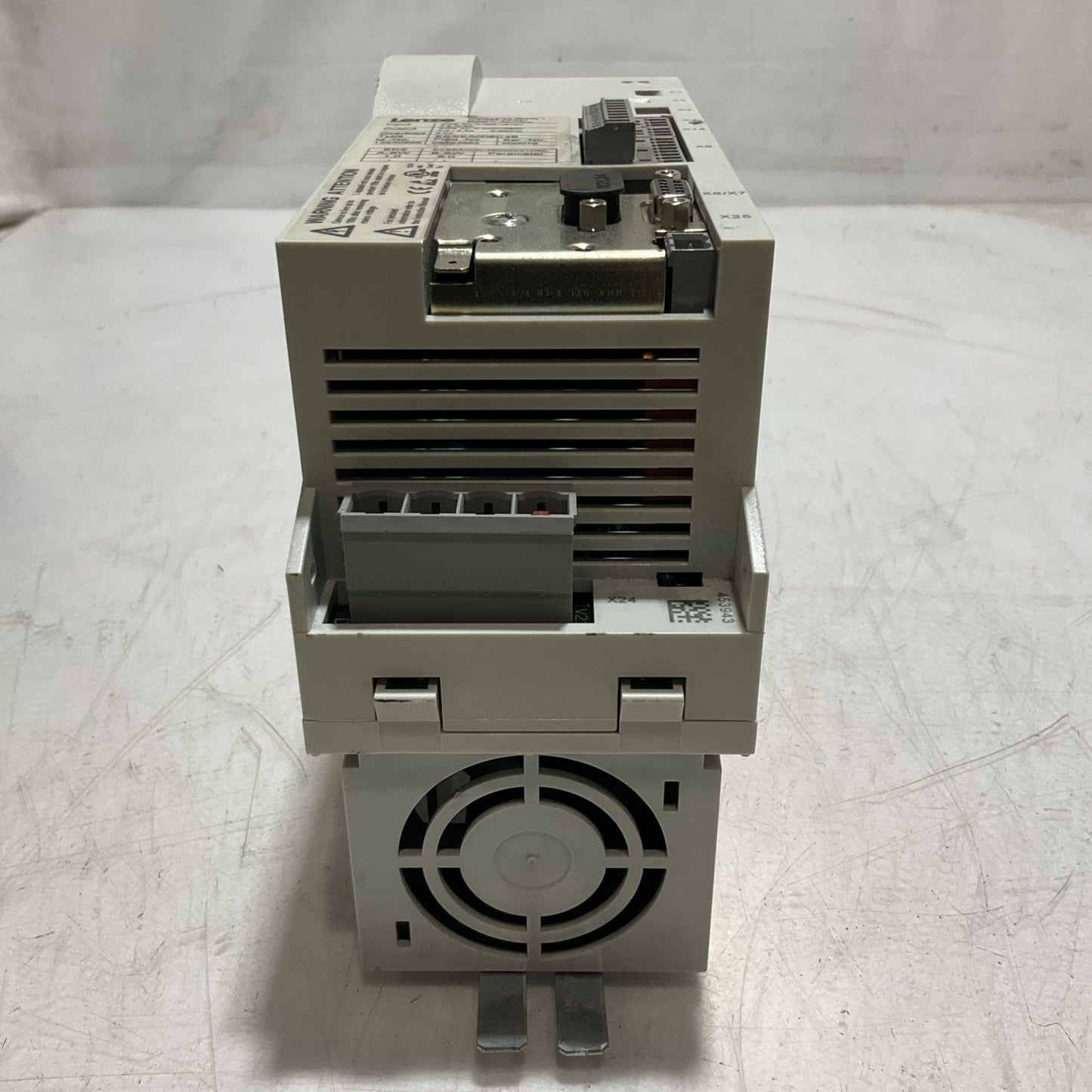 LENZE ECSEA008C4B DRIVE VARIABLE FREQUENCY CONTROLLER INVERTER XE25