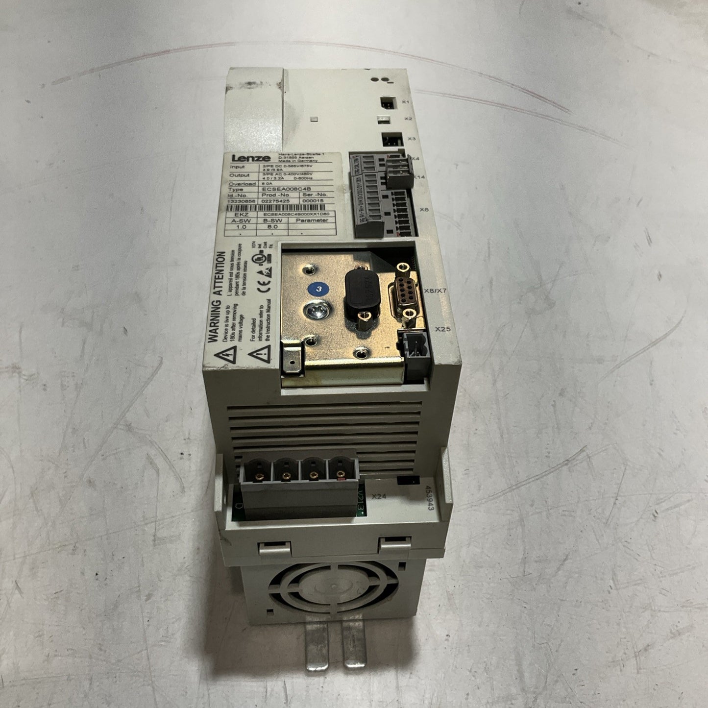 LENZE ECSEA008C4B DRIVE VARIABLE FREQUENCY CONTROLLER INVERTED XE25