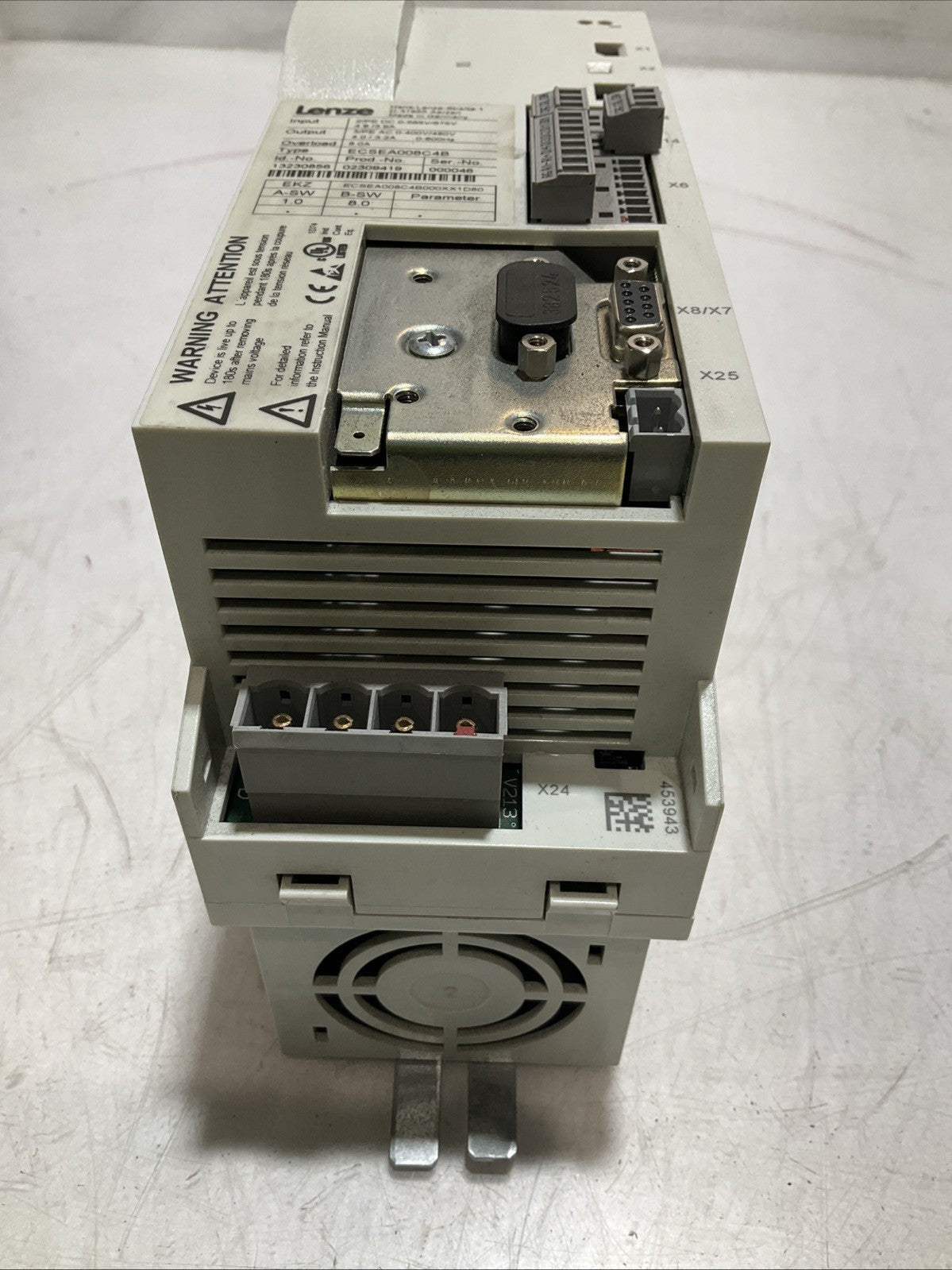LENZE ECSEA008C4B DRIVE VARIABLE FREQUENCY CONTROLLER INVERTER XE25