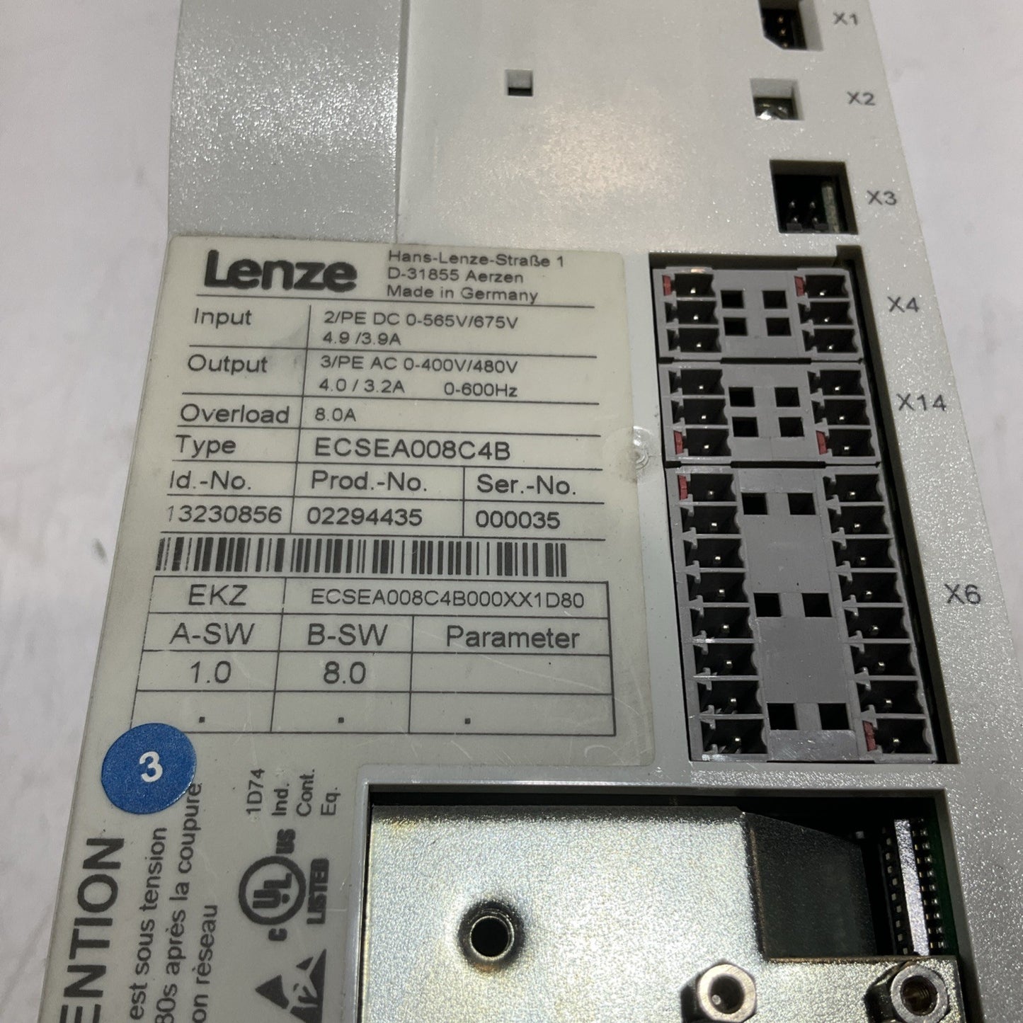 LENZE ECSEA008C4B SERVO DRIVE VARIABLE FREQUENCY CONTROLLER INVENTER XE25