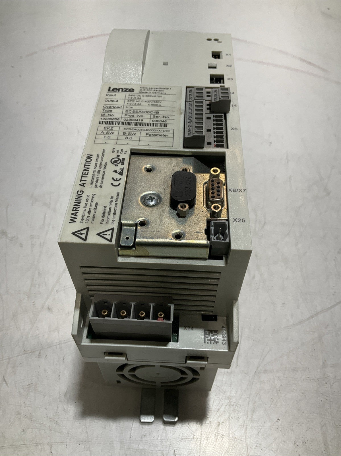 LENZE ECSEA008C4B DRIVE VARIABLE FREQUENCY CONTROLLER INVERTER XE25