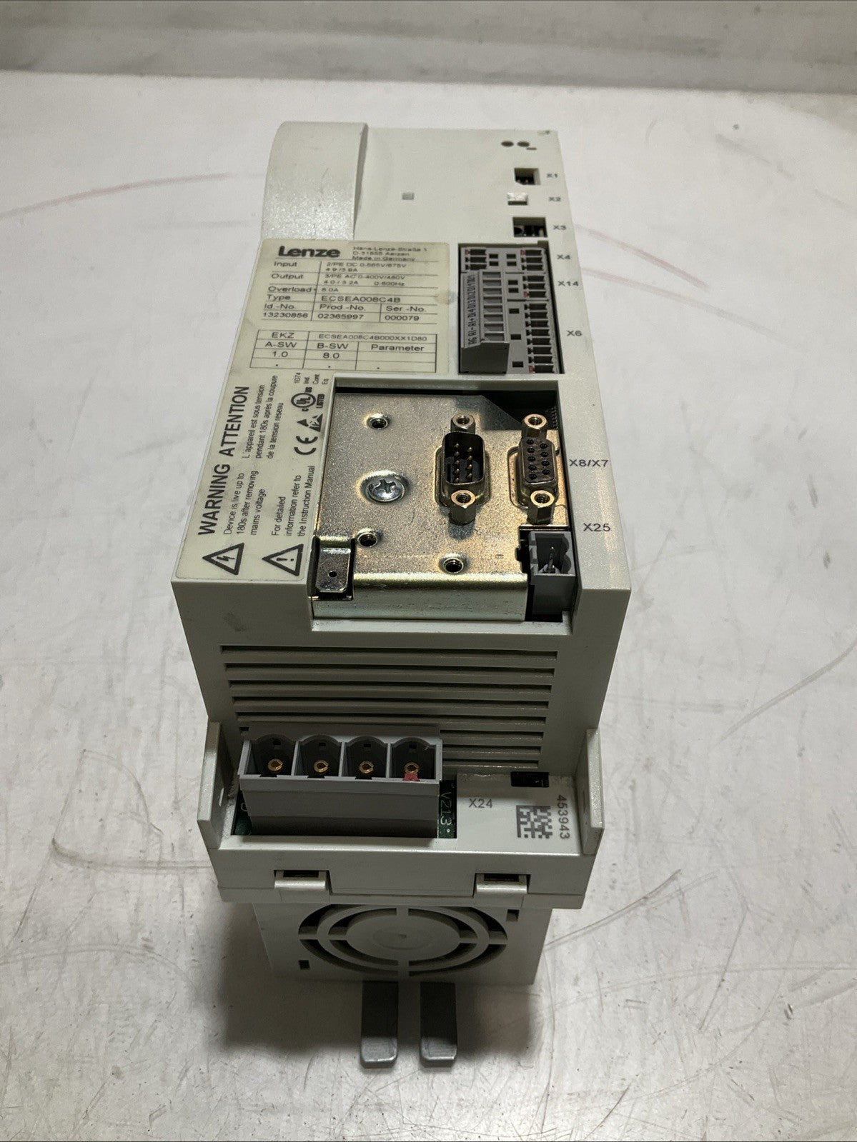 LENZE ECSEA008C4B DRIVE VARIABLE FREQUENCY CONTROLLER INVERTER XE25