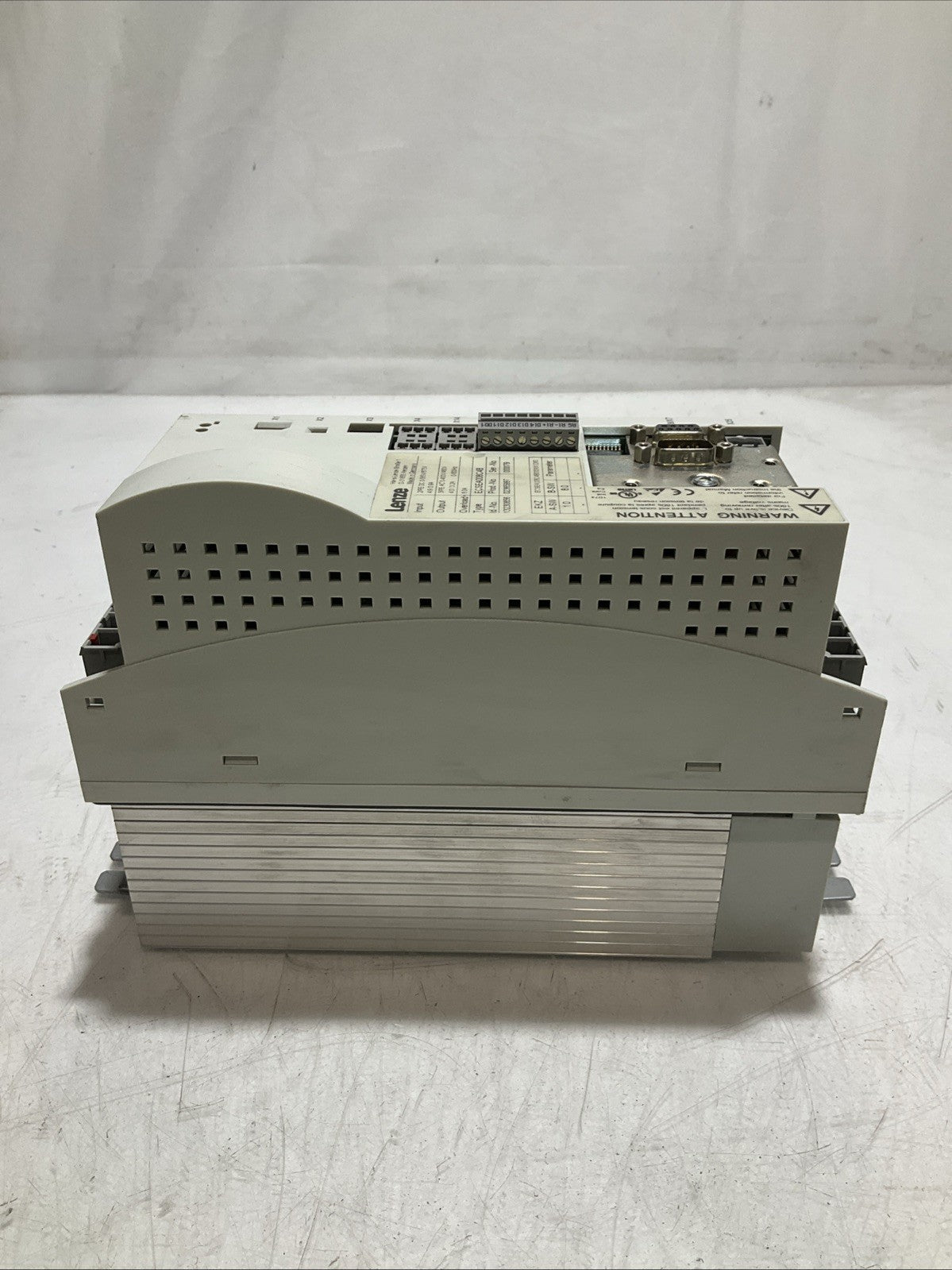 LENZE ECSEA008C4B DRIVE VARIABLE FREQUENCY CONTROLLER INVERTER XE25