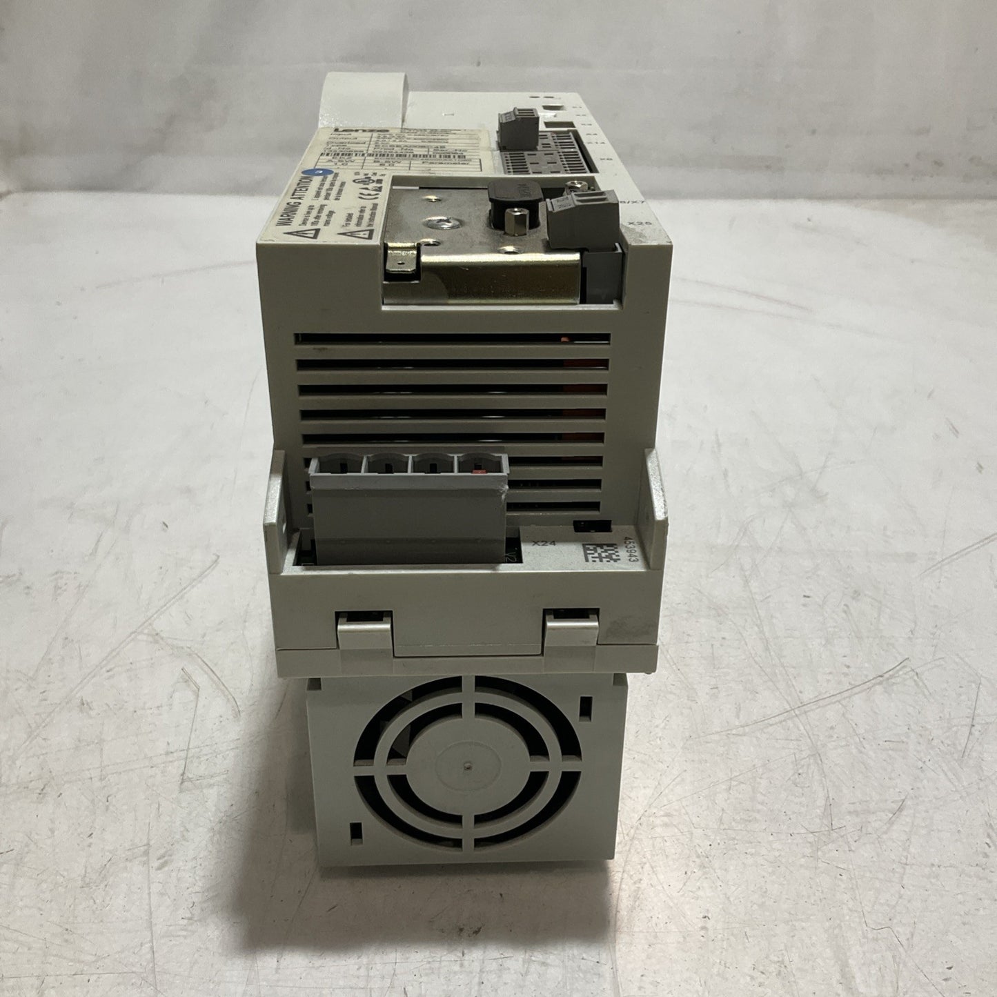 LENZE ECSEA008C4B DRIVE VARIABLE FREQUENCY CONTROLLER INVERTER XE25