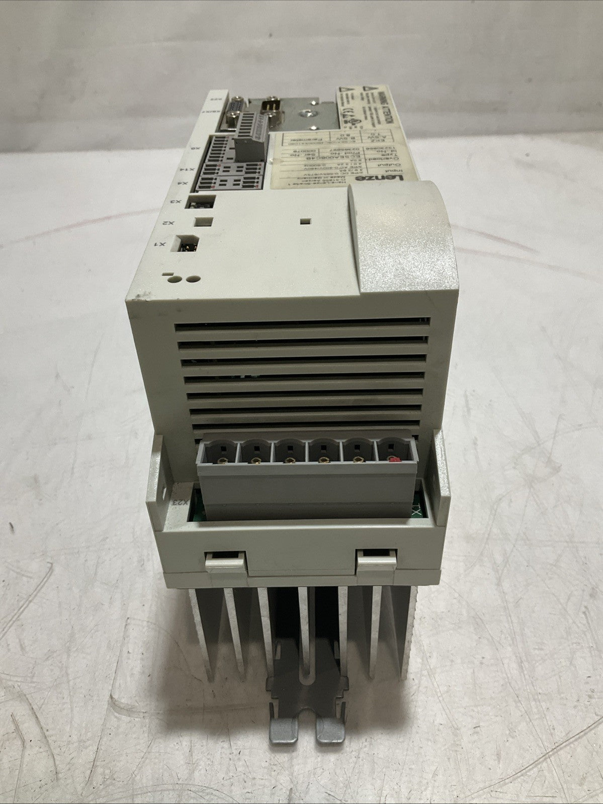 LENZE ECSEA008C4B DRIVE VARIABLE FREQUENCY CONTROLLER INVERTER XE25