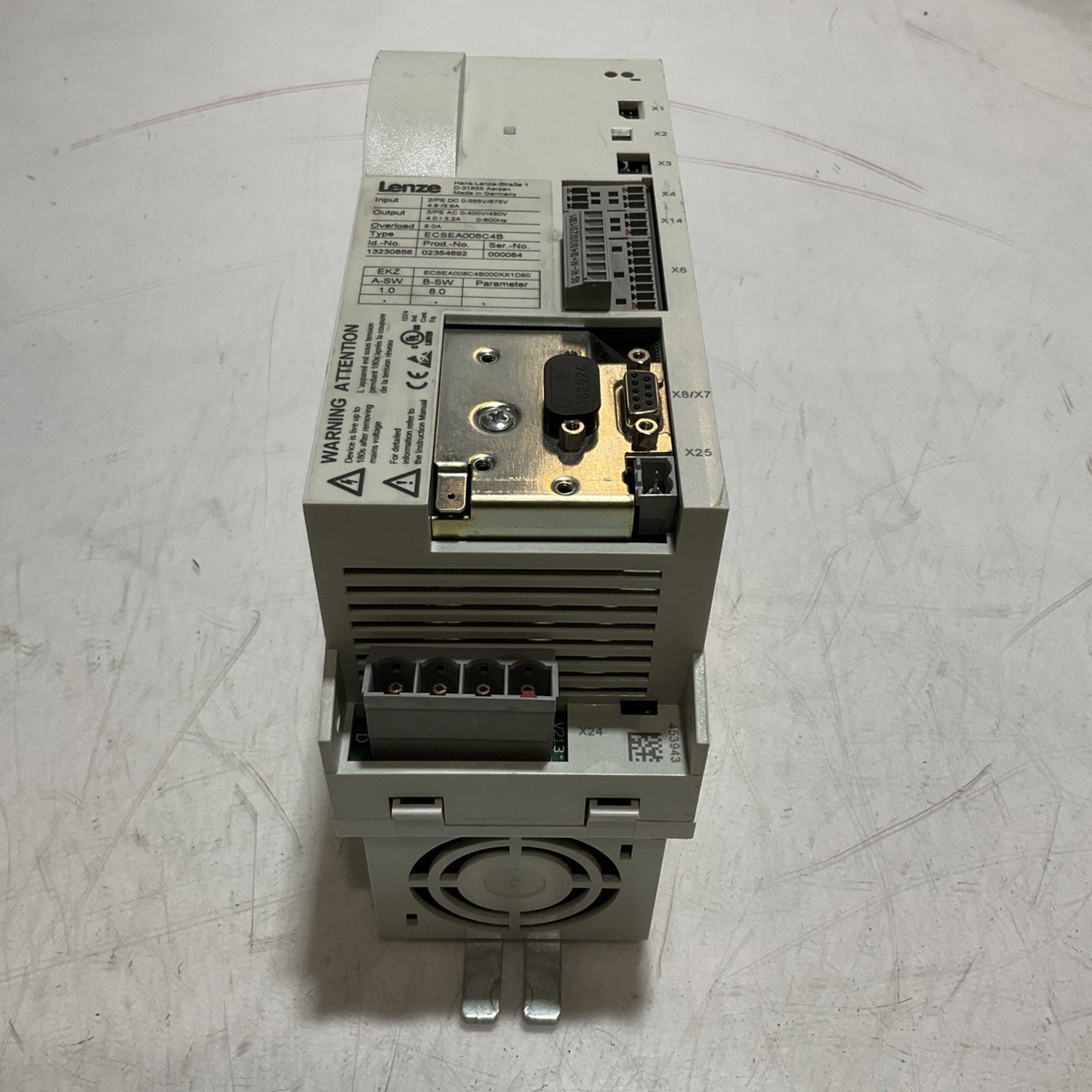 LENZE ECSEA008C4B SERVO DRIVE VARIABLE FREQUENCY CONTROLLER INVERTER XE25