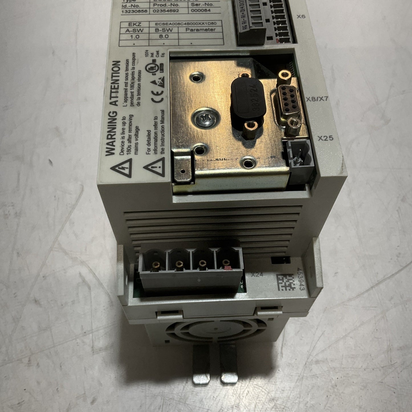 LENZE ECSEA008C4B SERVO DRIVE VARIABLE FREQUENCY CONTROLLER INVERTER XE25