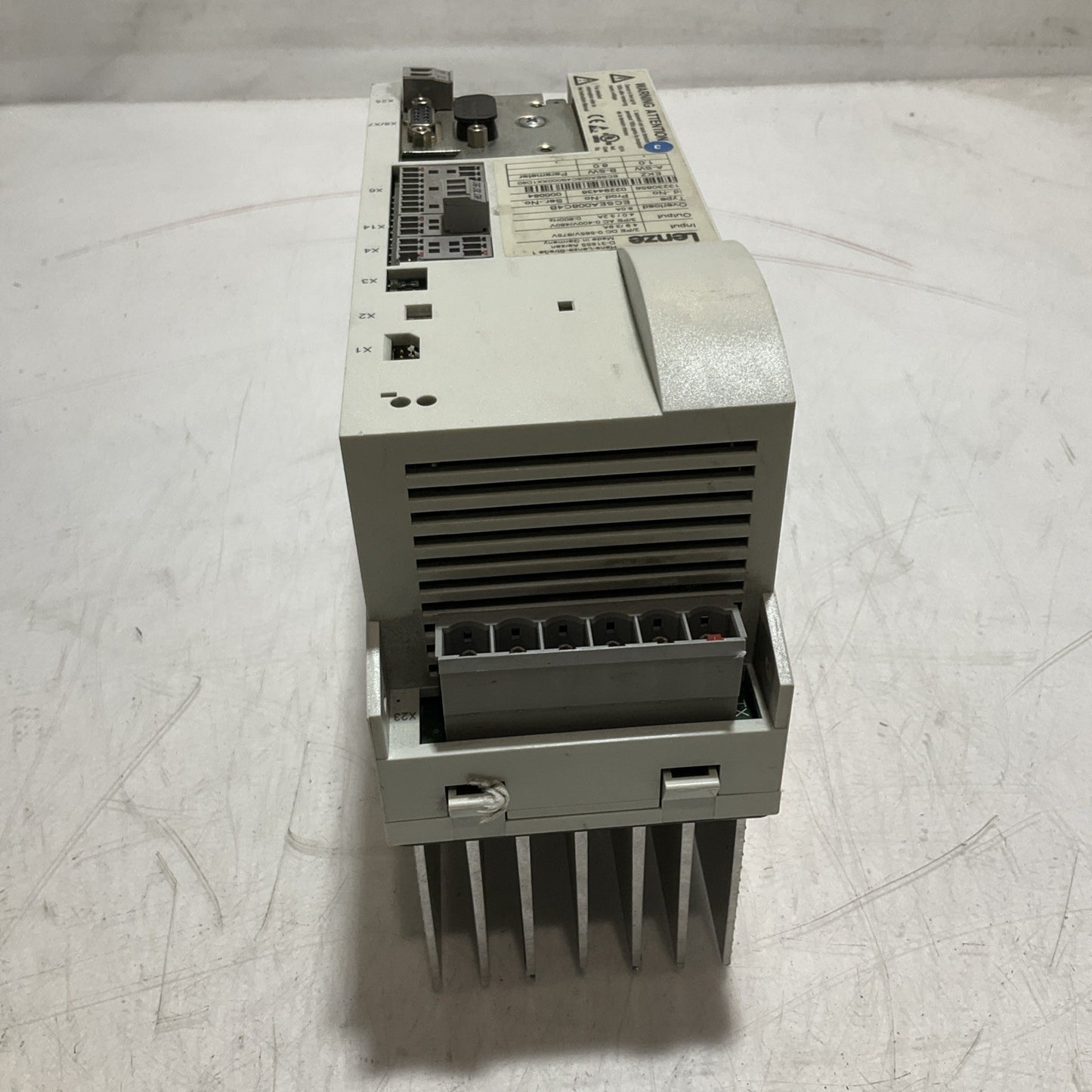LENZE ECSEA008C4B DRIVE VARIABLE FREQUENCY CONTROLLER INVERTER XE25