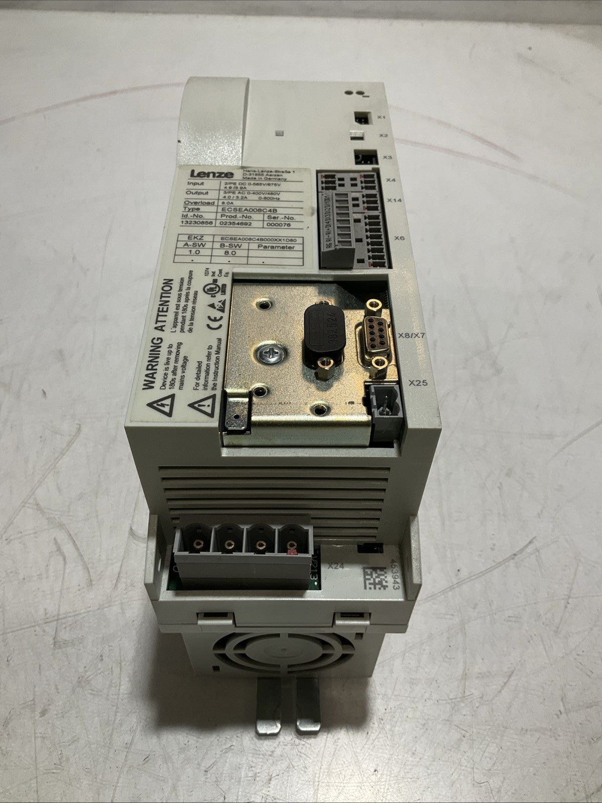 LENZE ECSEA008C4B DRIVE VARIABLE FREQUENCY CONTROLLER INVERTER XE25