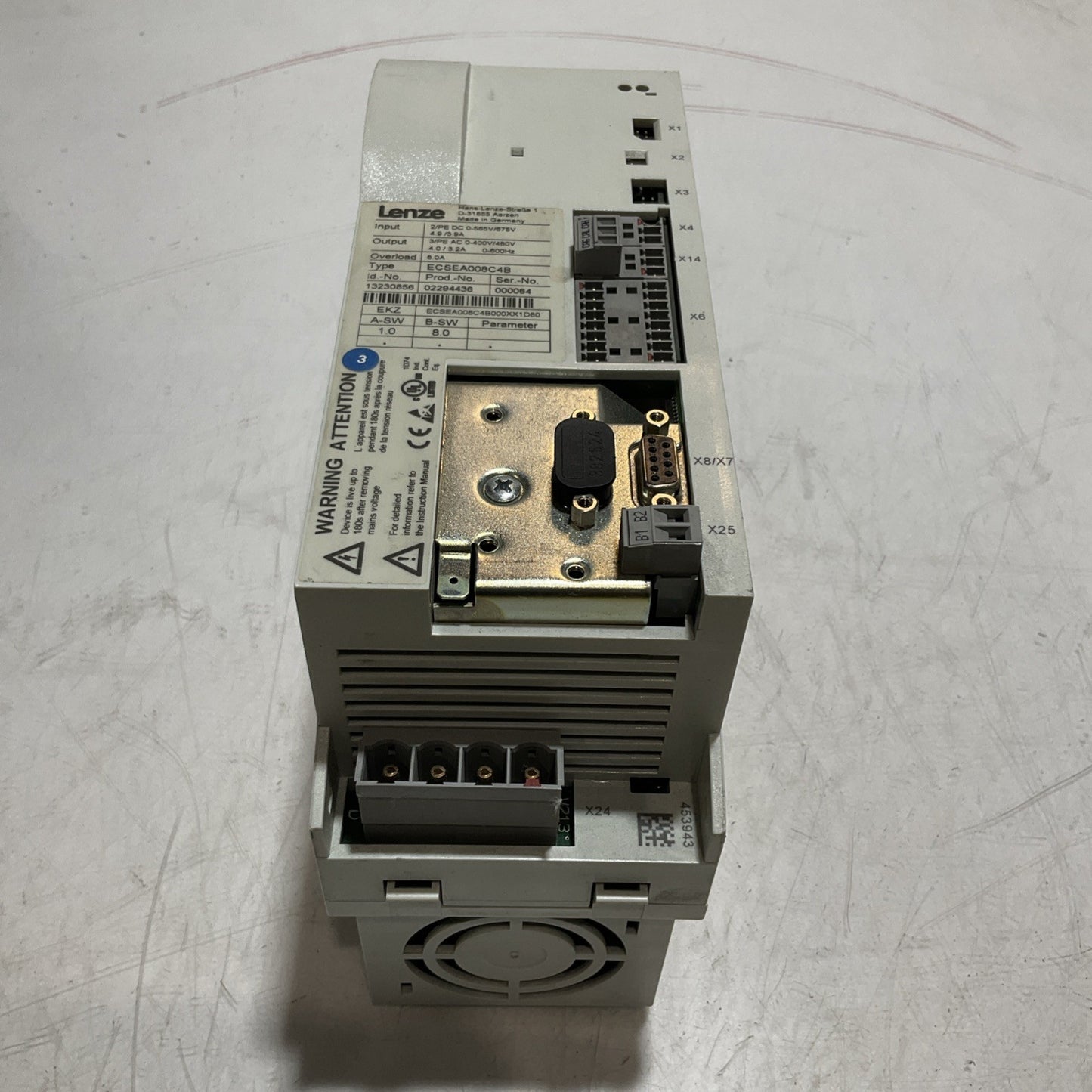 LENZE ECSEA008C4B DRIVE VARIABLE FREQUENCY CONTROLLER INVERTER XE25