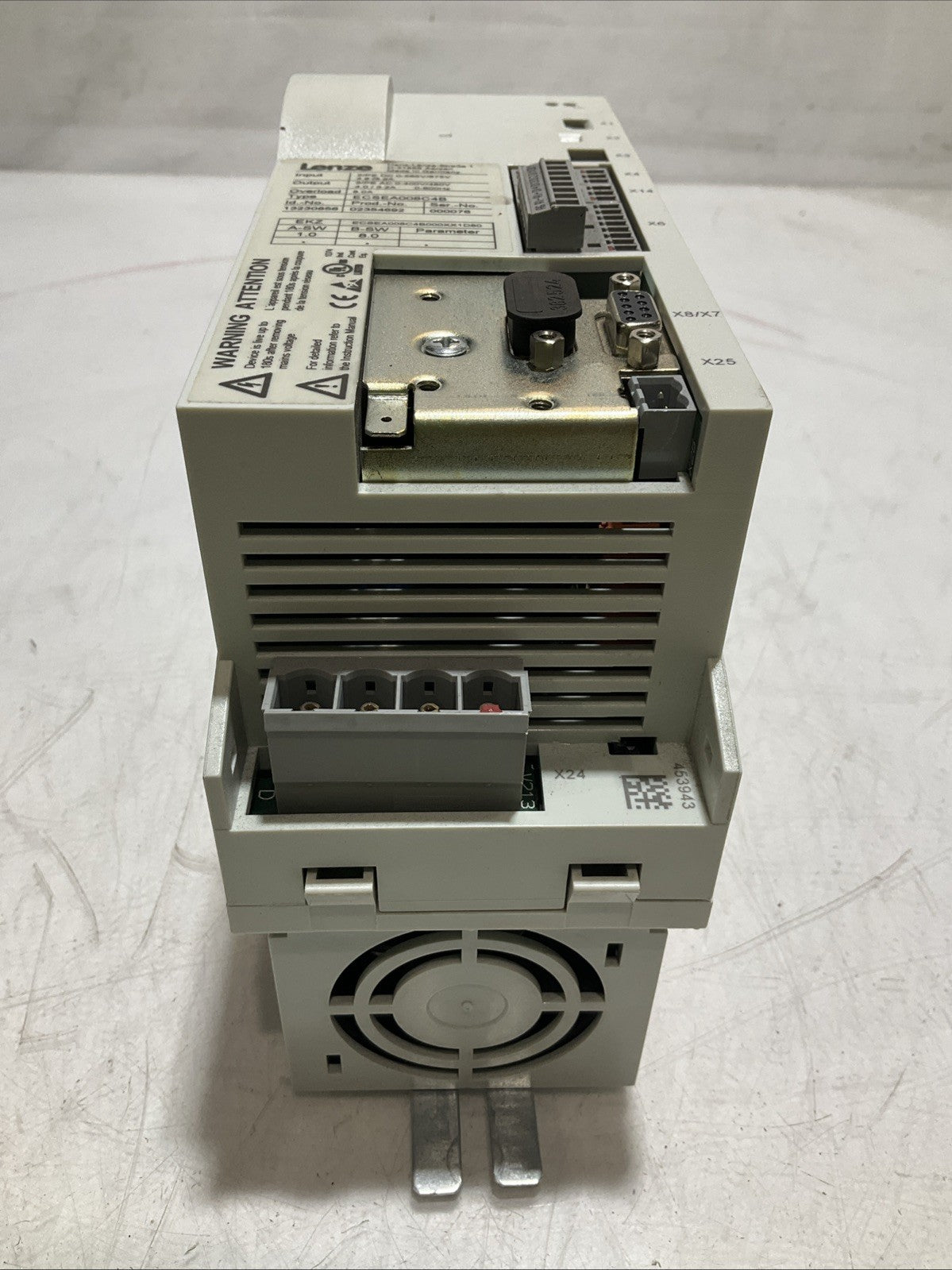 LENZE ECSEA008C4B DRIVE VARIABLE FREQUENCY CONTROLLER INVERTER XE25
