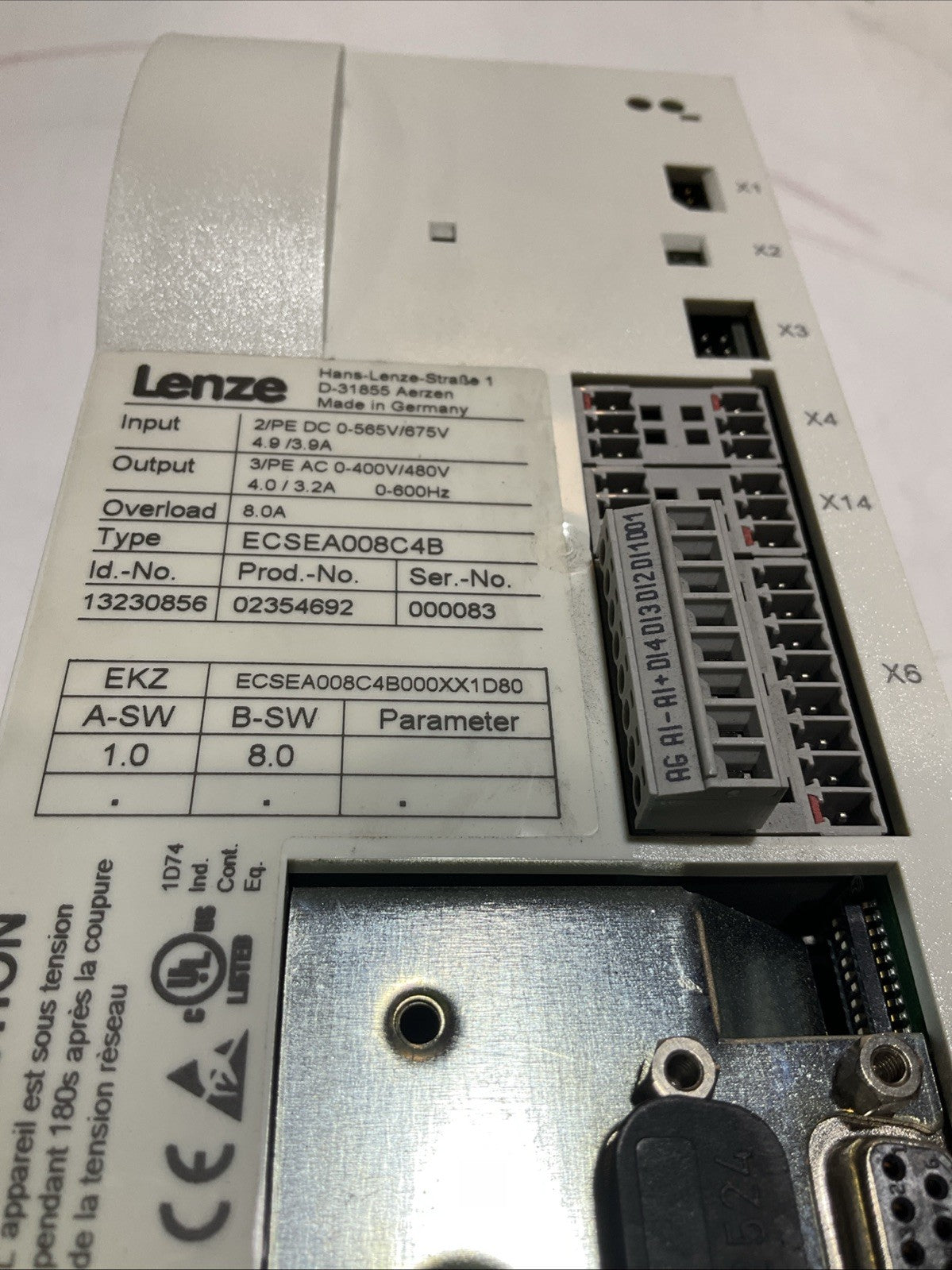 LENZE ECSEA008C4B DRIVE VARIABLE FREQUENCY CONTROLLER INVERTER XE25