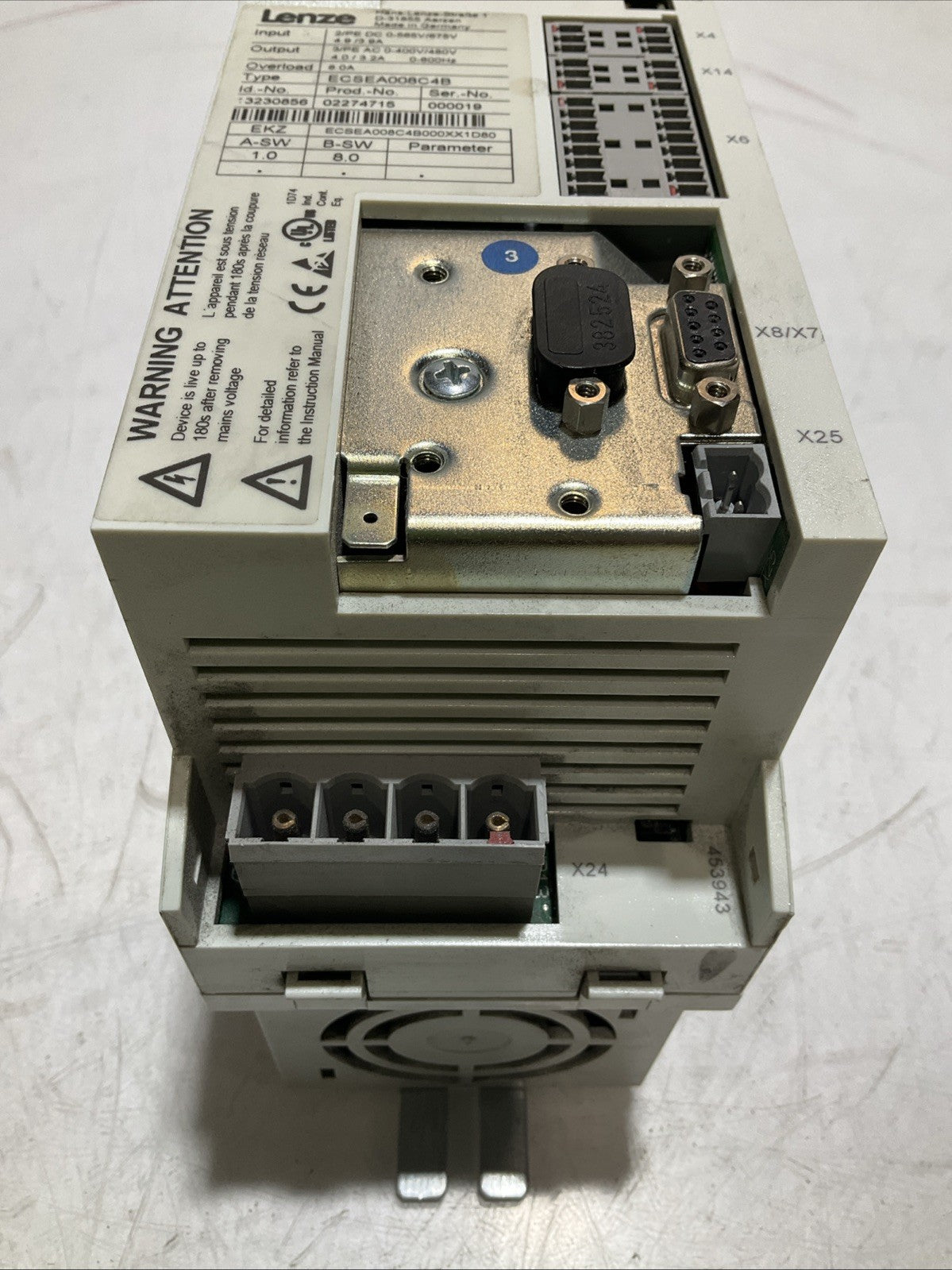 LENZE ECSEA008C4B DRIVE VARIABLE FREQUENCY CONTROLLER INVENTER XE25