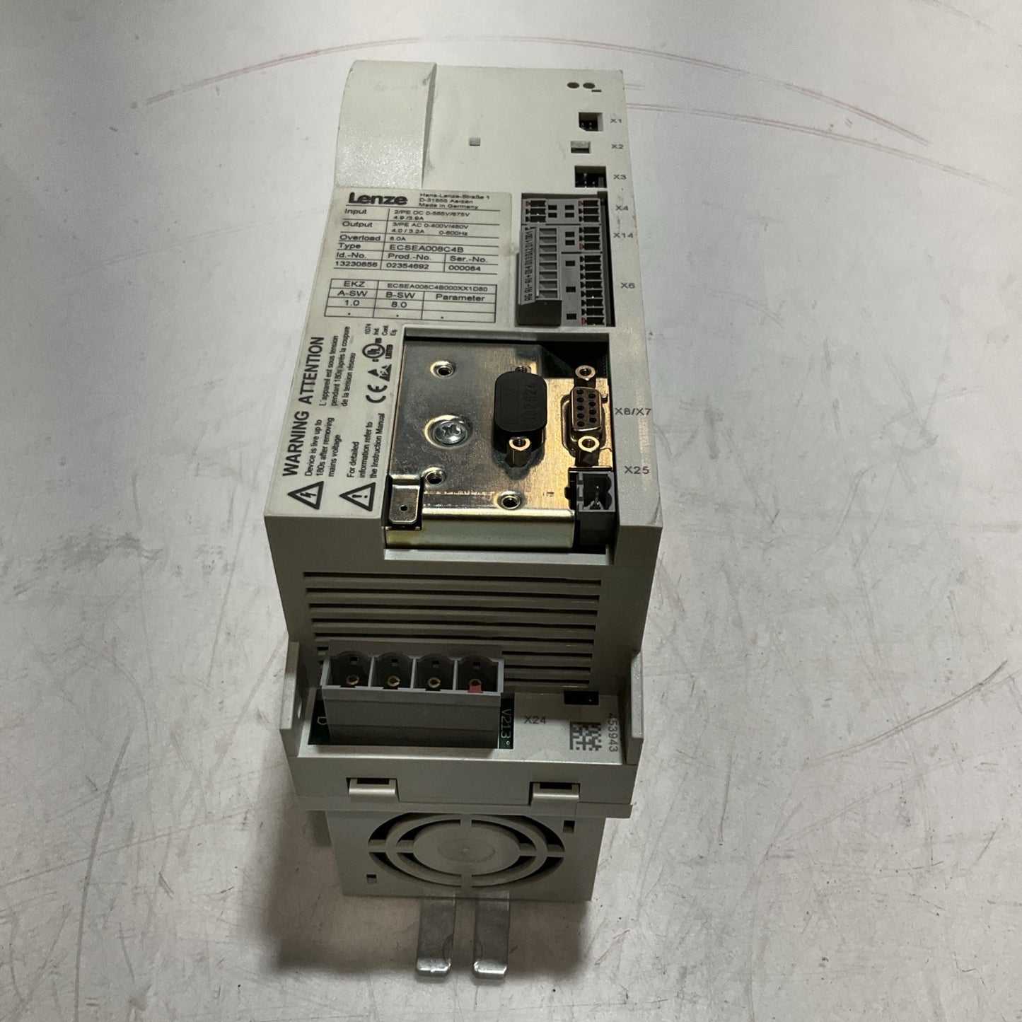 LENZE ECSEA008C4B SERVO DRIVE VARIABLE FREQUENCY CONTROLLER INVERTER XE25
