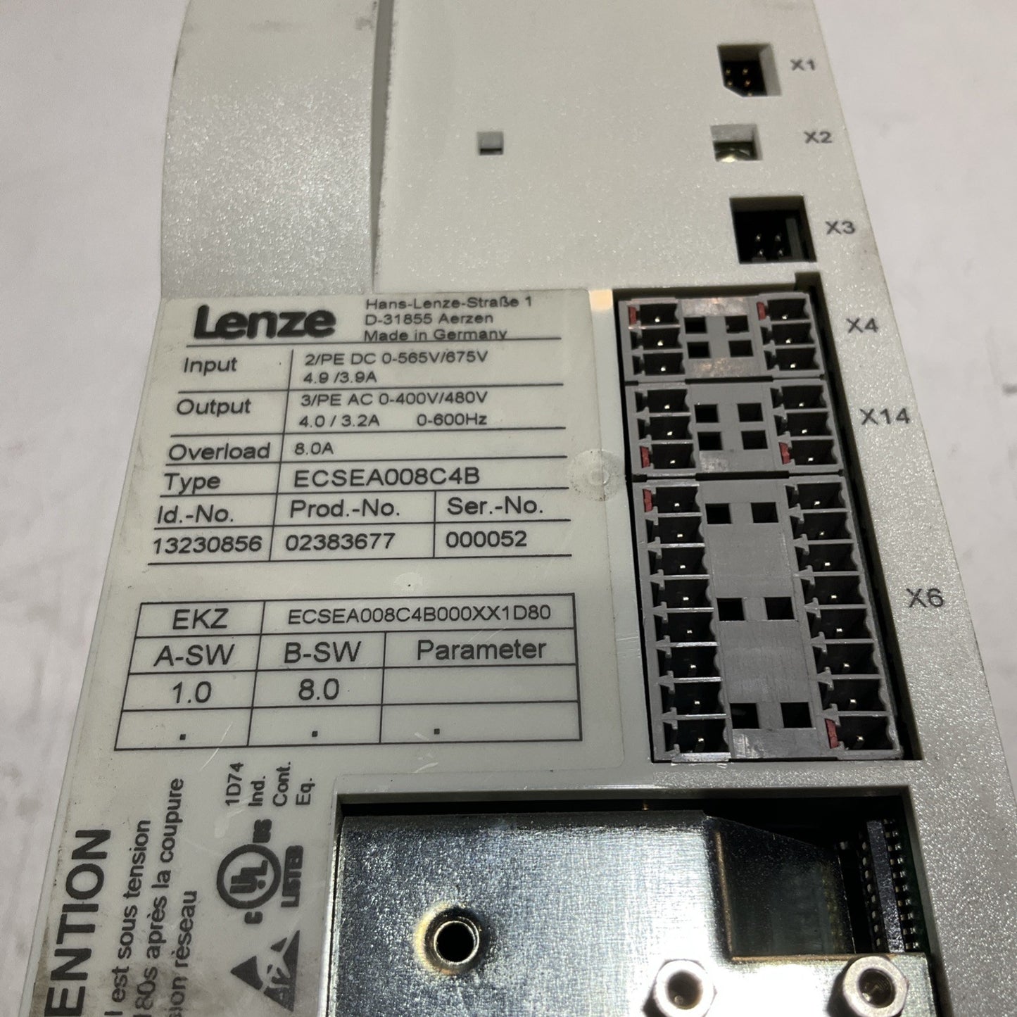 LENZE ECSEA008C4B DRIVE VARIABLE FREQUENCY CONTROLLER INVERTER XE25